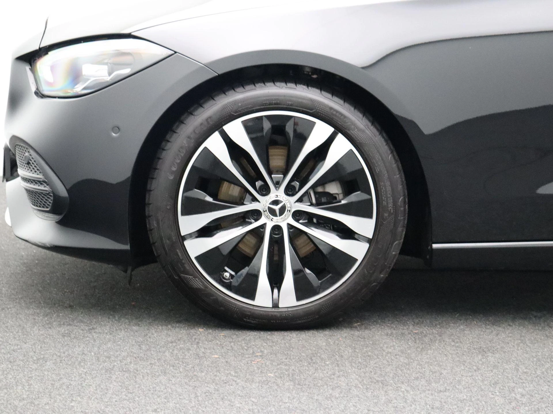 Mercedes-Benz-C-Klasse-image-6