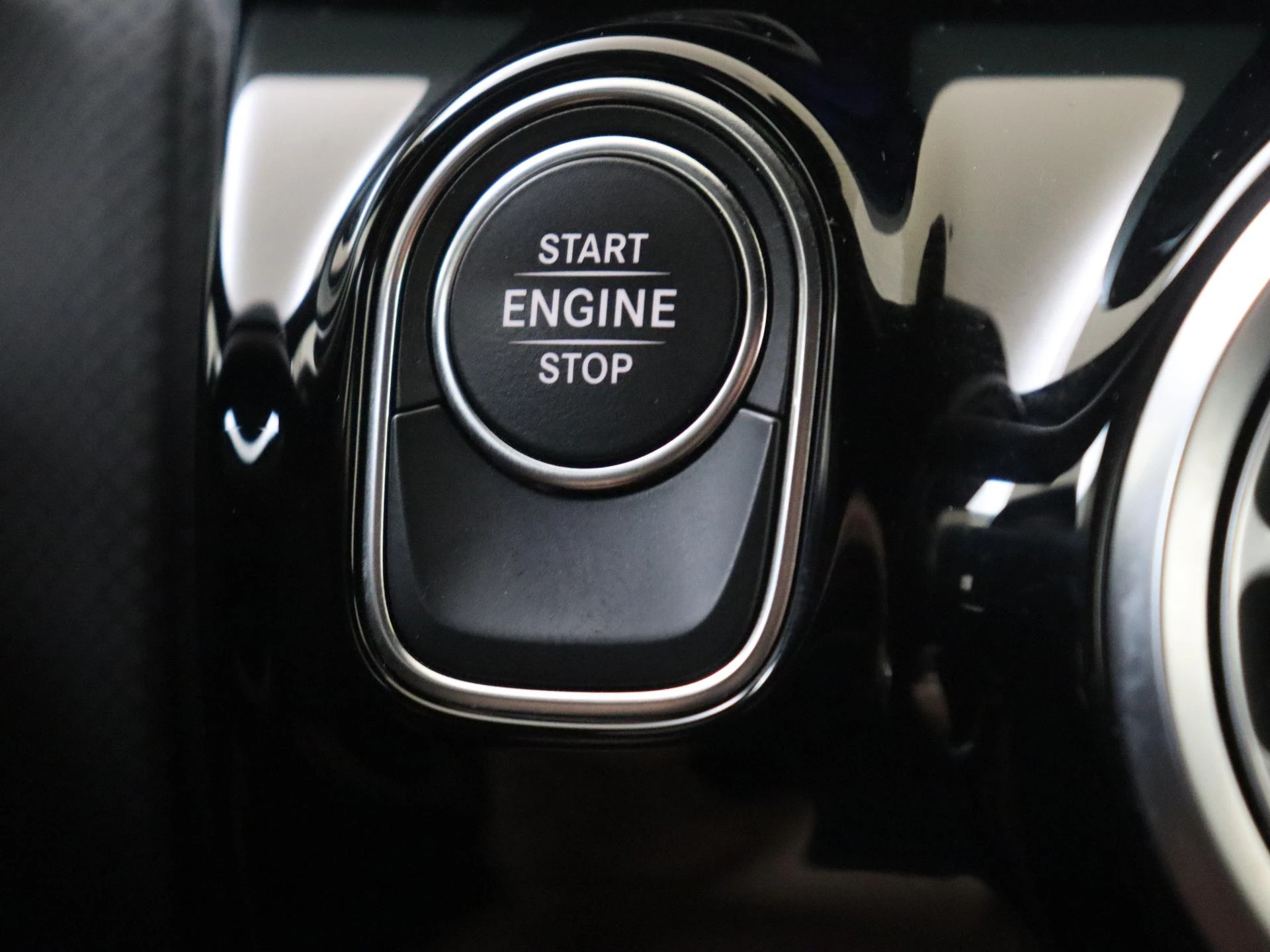 Mercedes-Benz-CLA-image-21