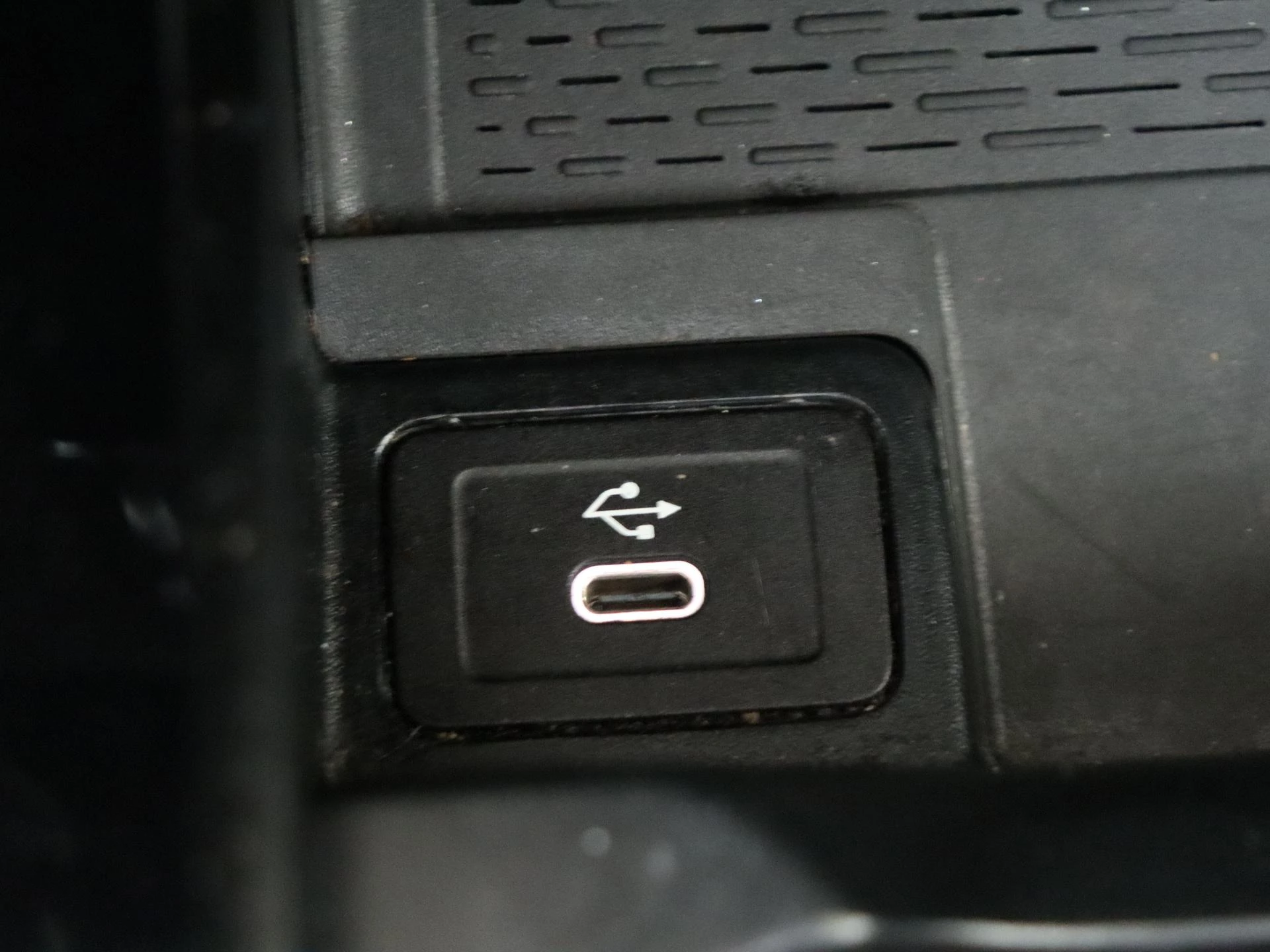 Mercedes-Benz-A-Klasse-image-20