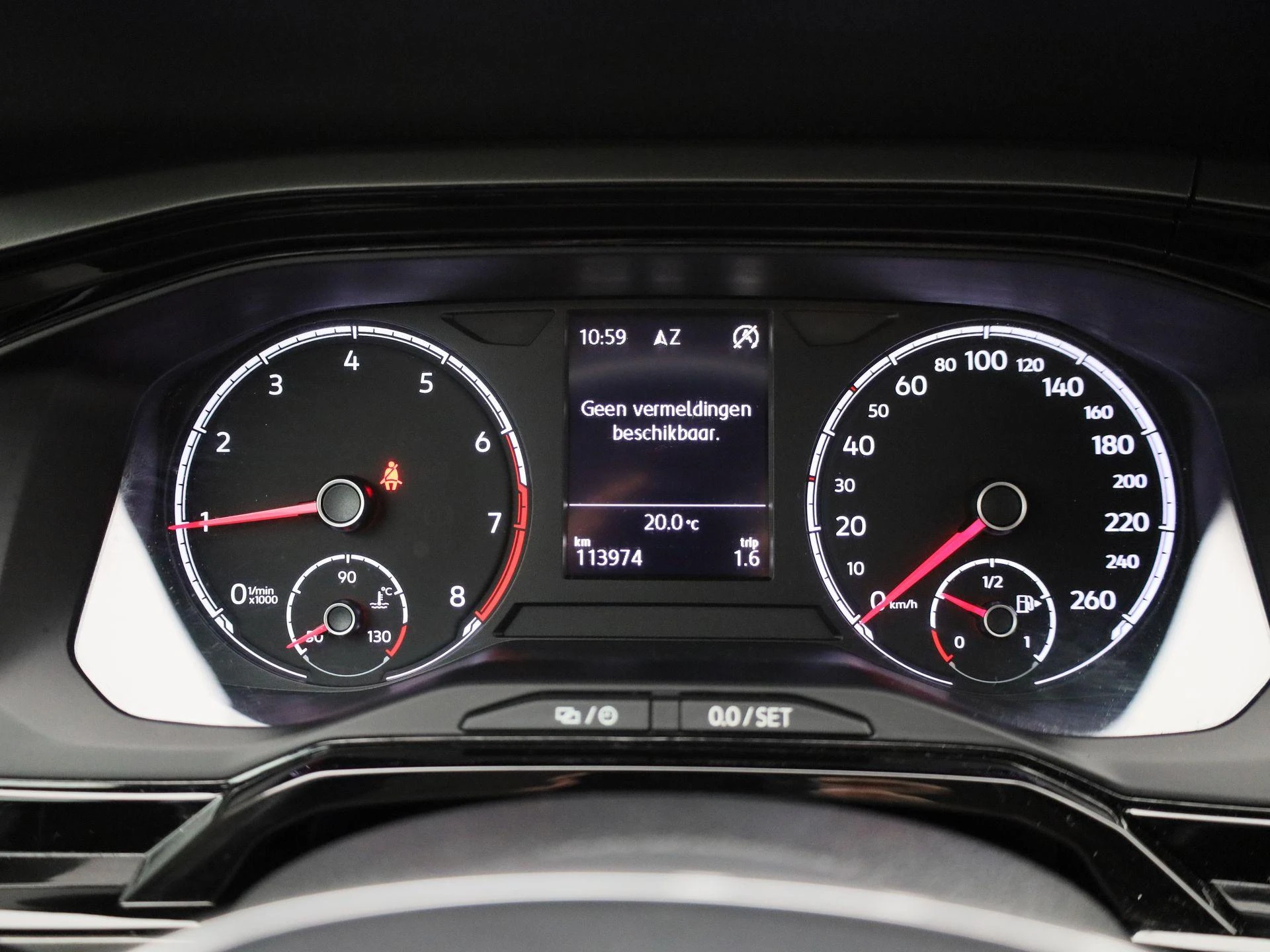 Volkswagen-Polo-image-16