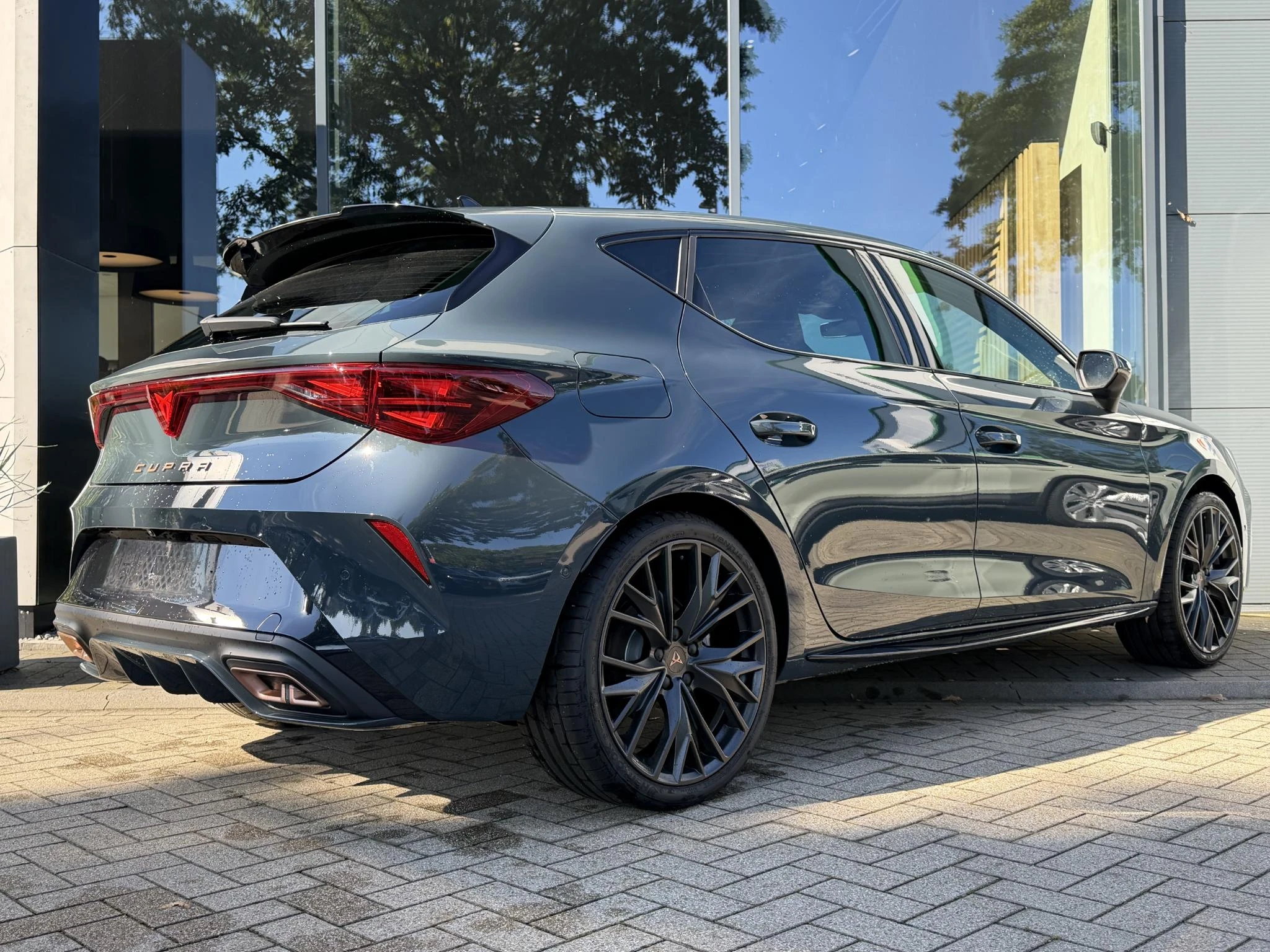 CUPRA-Leon-image-2