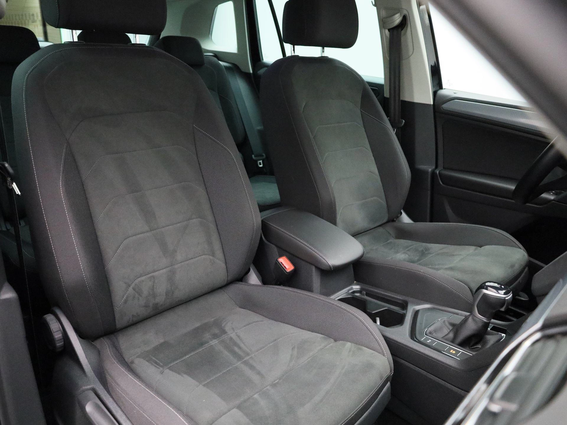 Volkswagen-Tiguan-image-38