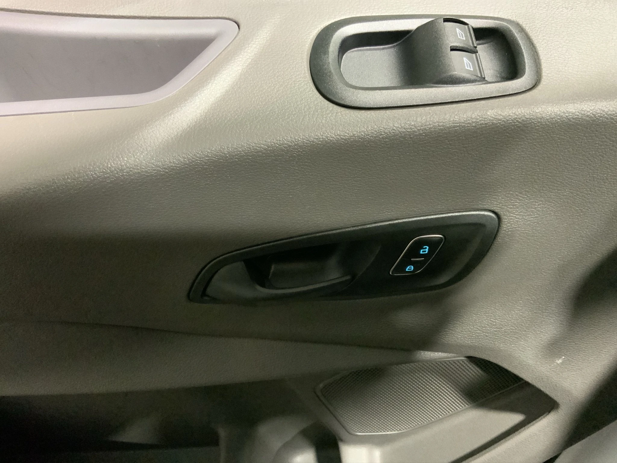Ford-Transit-image-14
