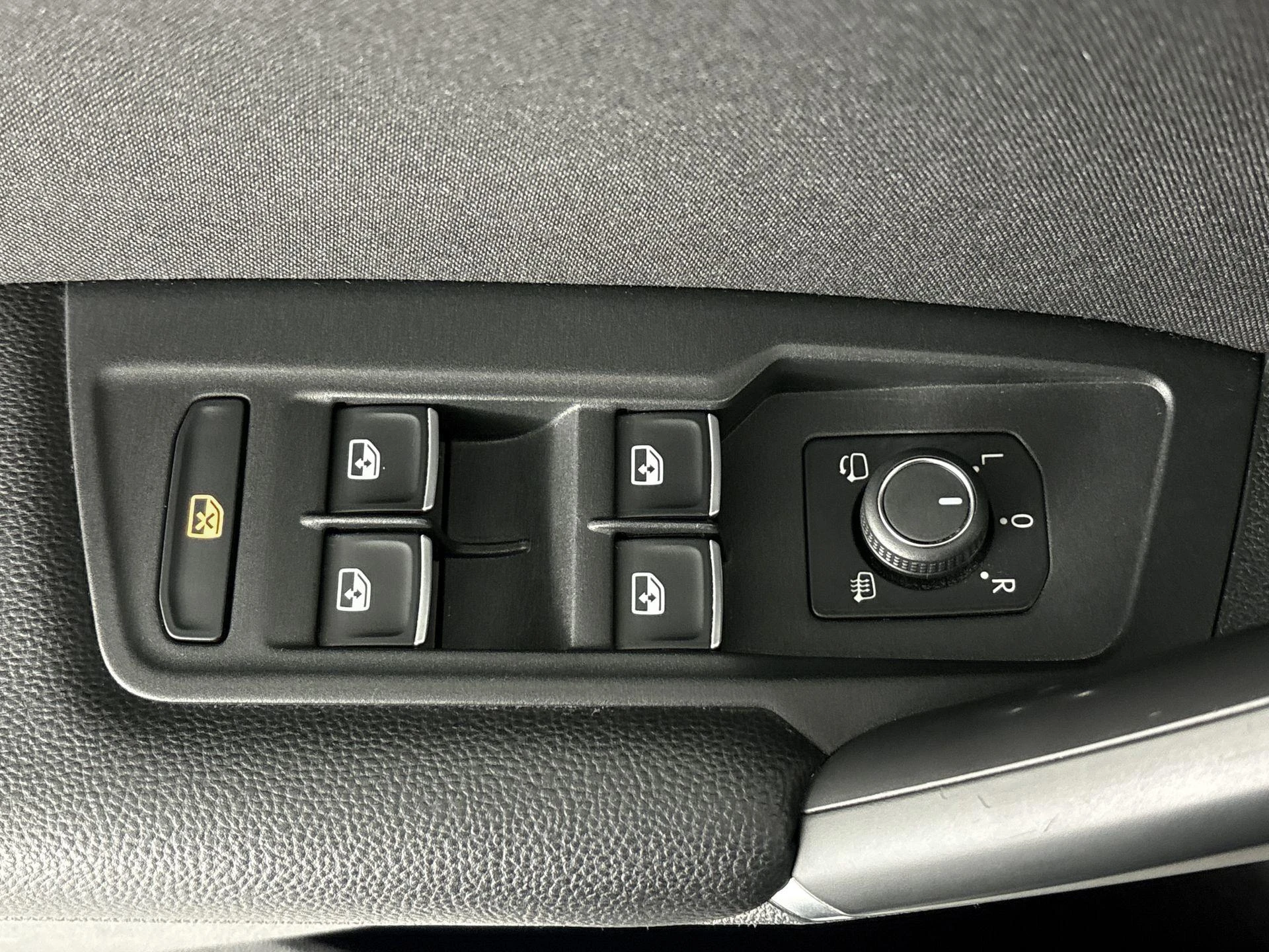 Volkswagen-Tiguan-image-13