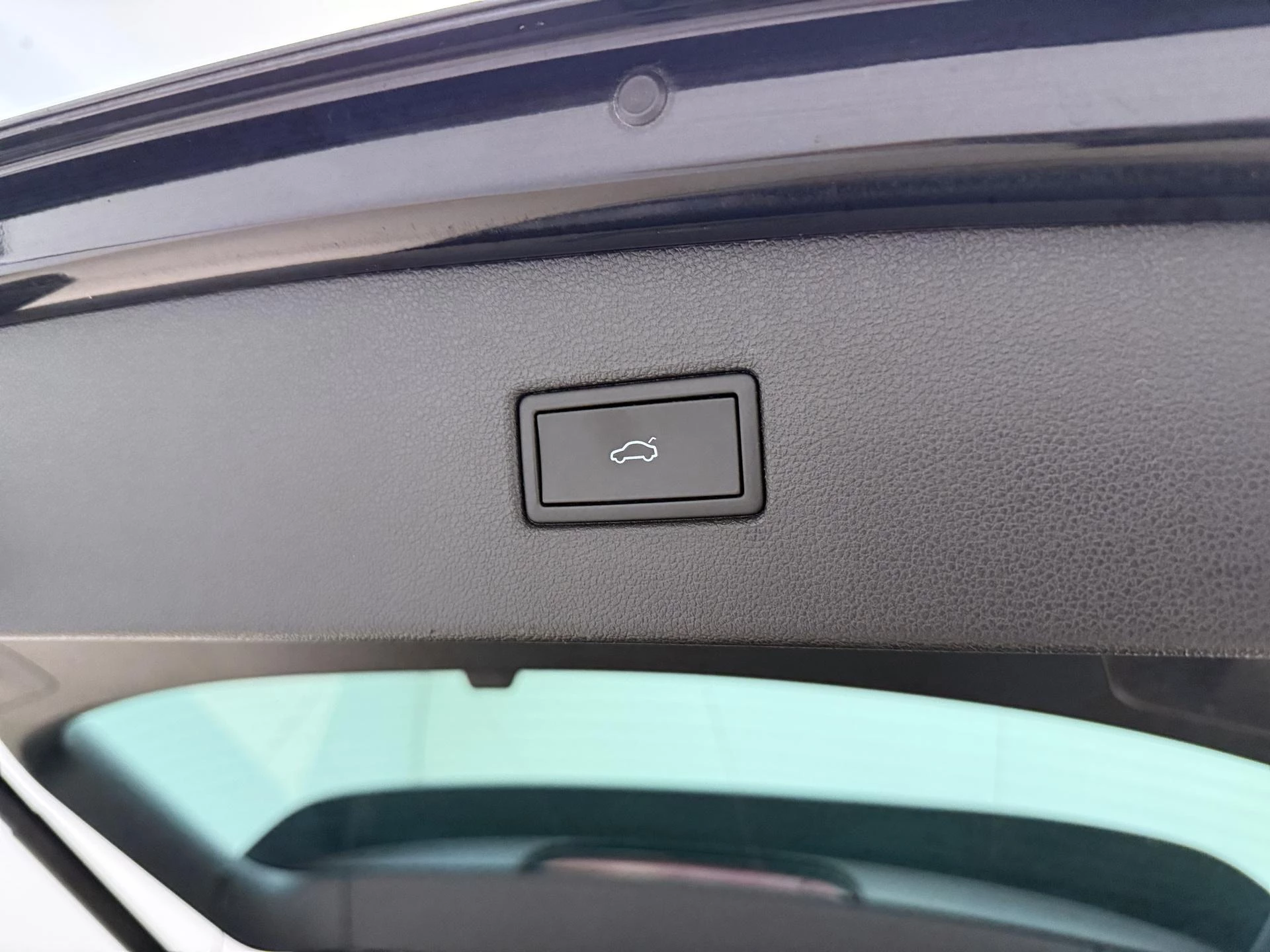 Volkswagen-Tiguan-image-4