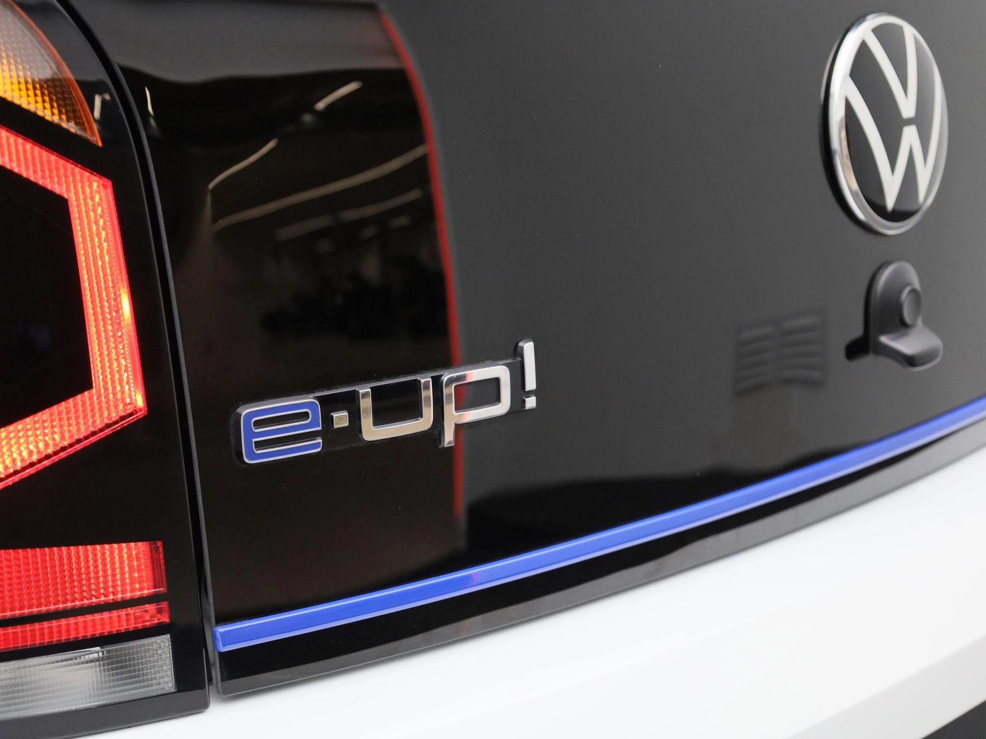 Volkswagen-e-up!-image-33