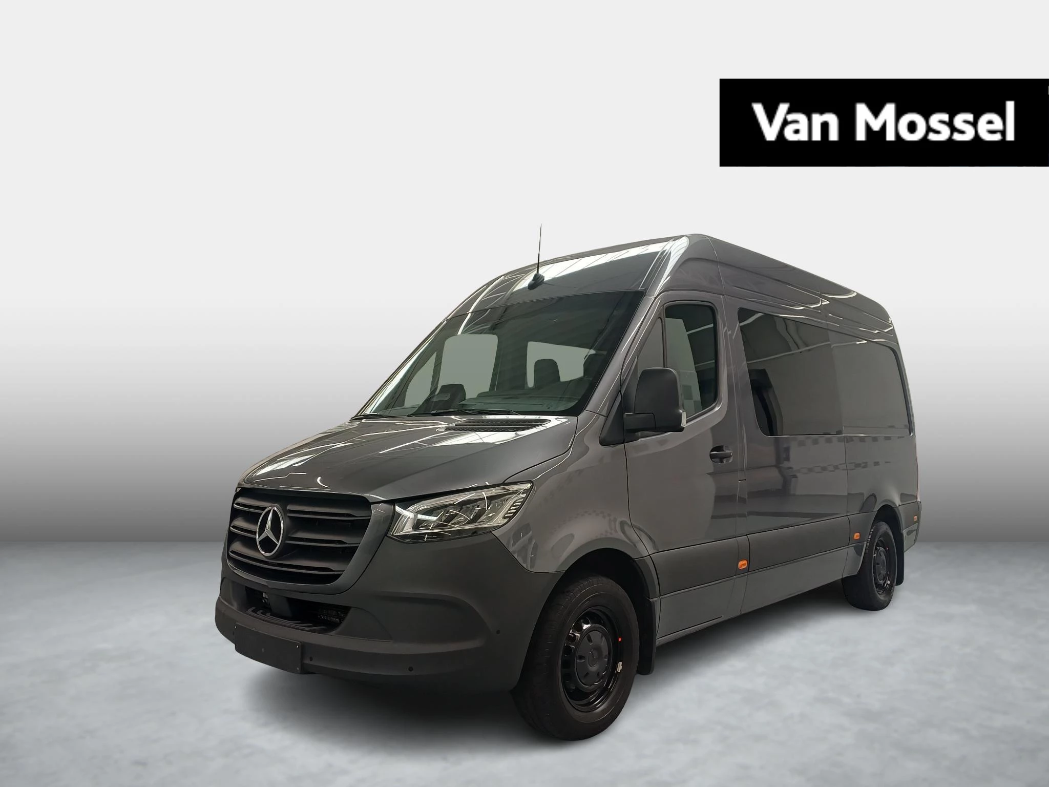 Mercedes-Benz-Sprinter-image-0
