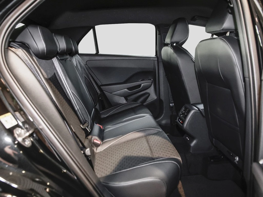 Volkswagen T-Roc 1.5 eTSI DSG R-Line AHK, IQ-Light, Navi VSA