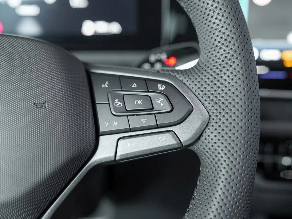 Volkswagen-Tiguan-image-18