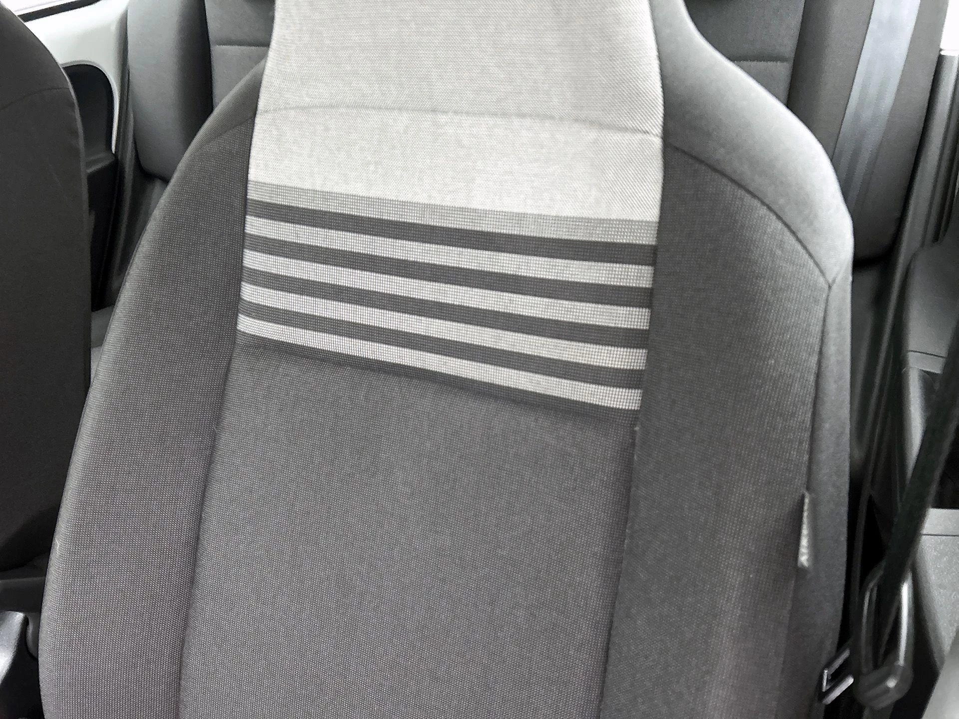 Volkswagen-up!-image-15