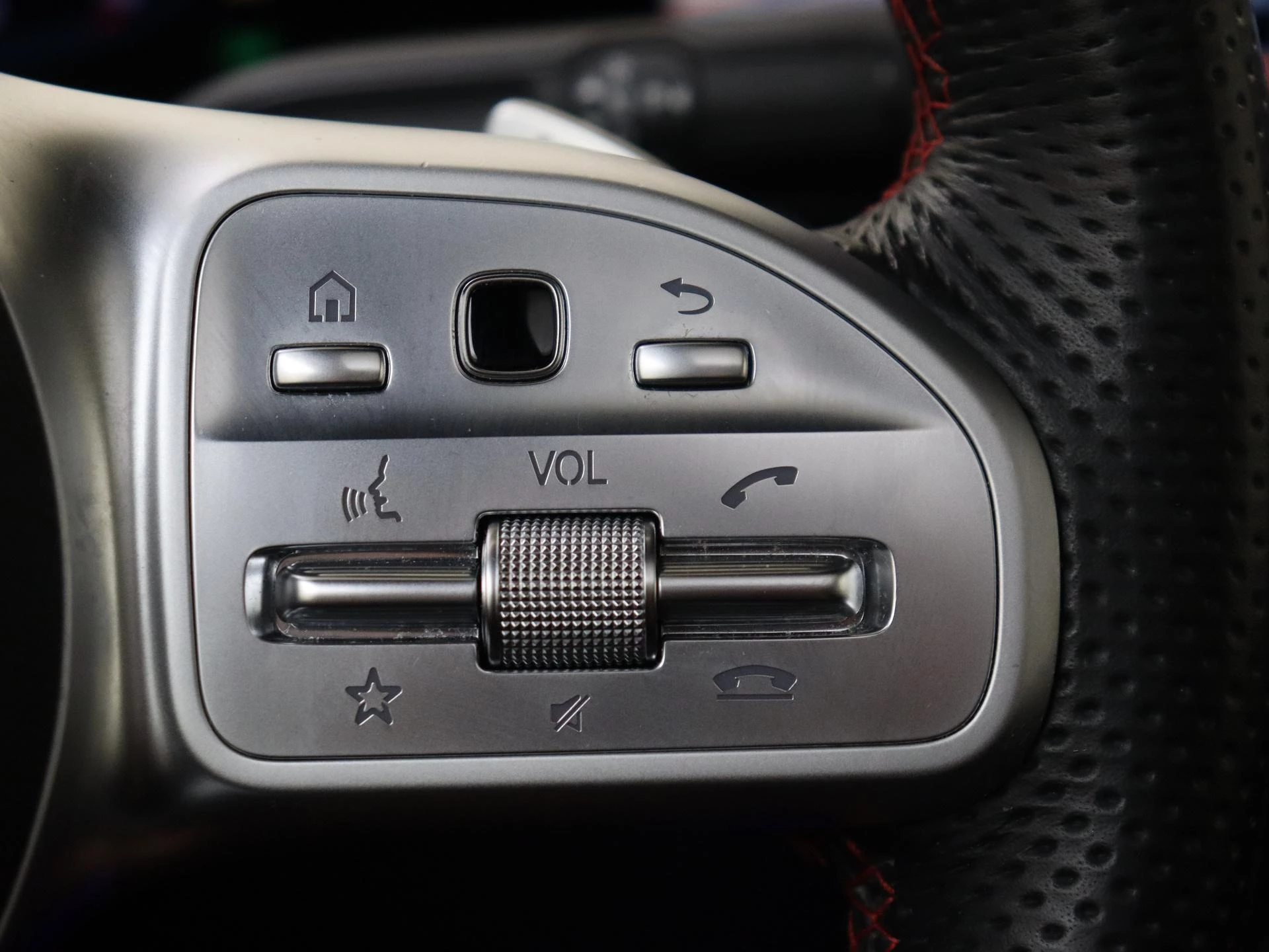 Mercedes-Benz GLB 200 Business Solution AMG