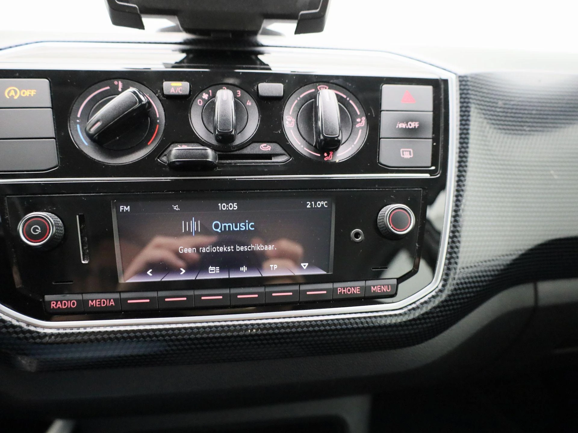 Volkswagen-up!-image-13
