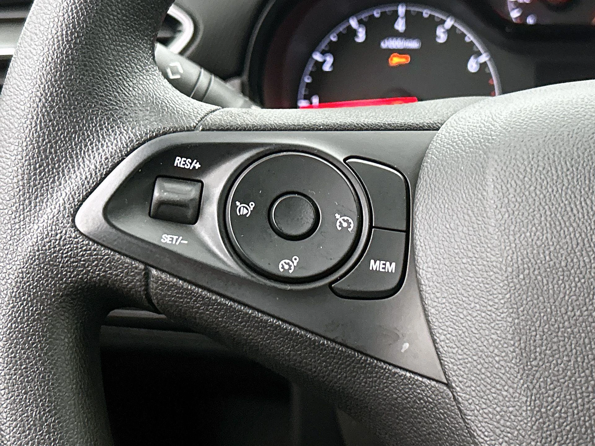 Opel-Crossland X-image-5