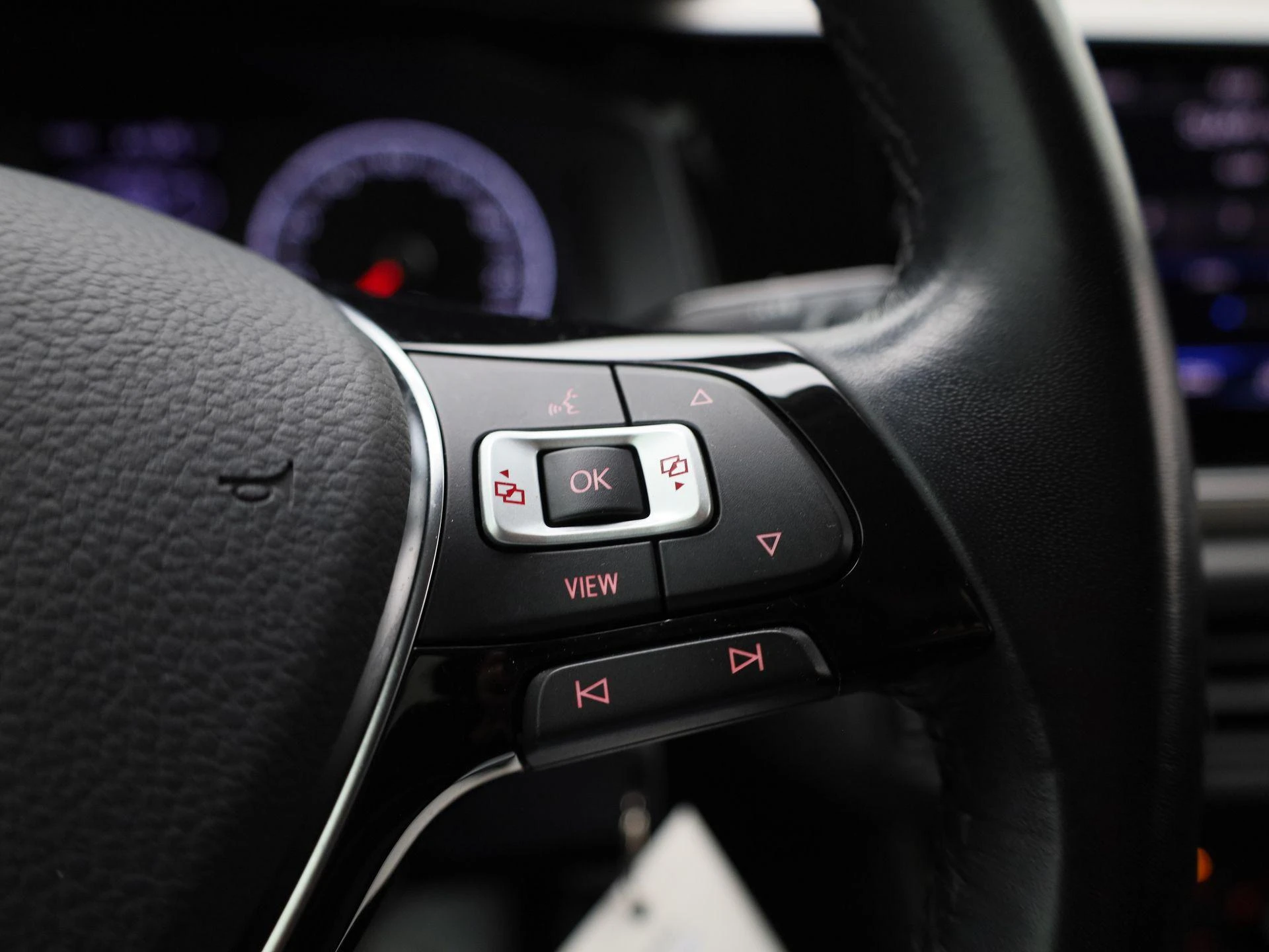 Volkswagen-Polo-image-17