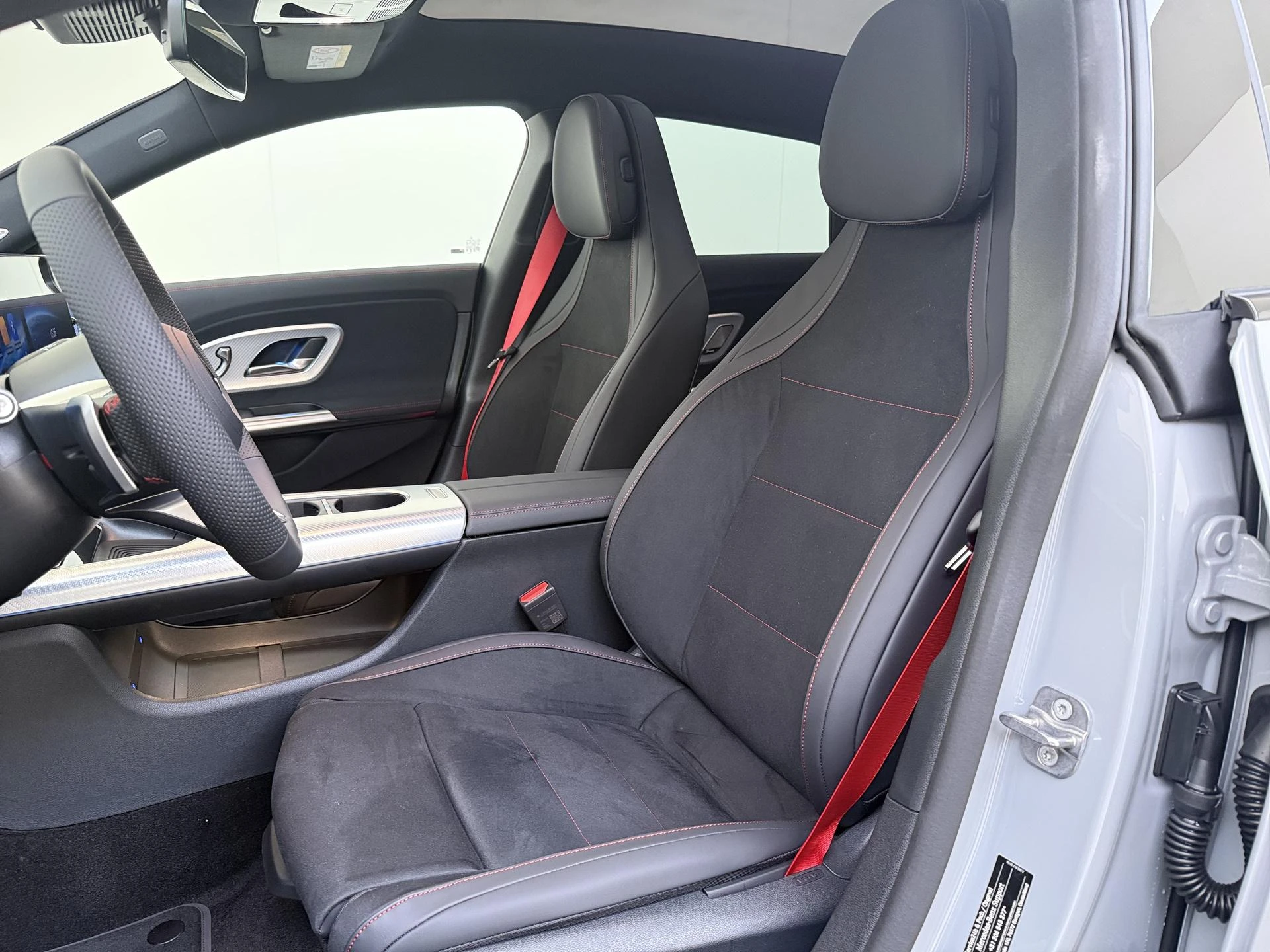 Mercedes-Benz-CLA-image-14