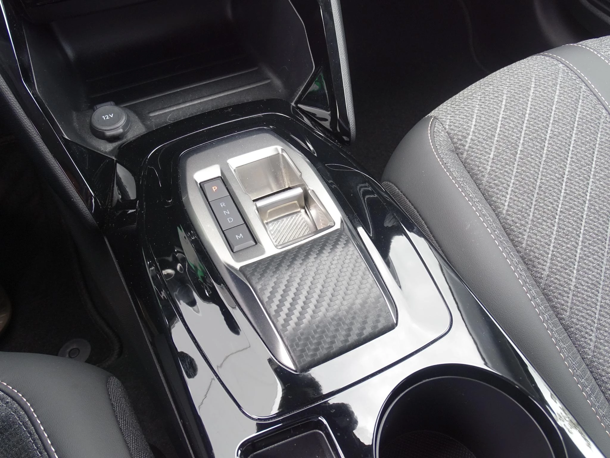 Peugeot 208 1.2 HYBRID 136 e-DSC6 Allure