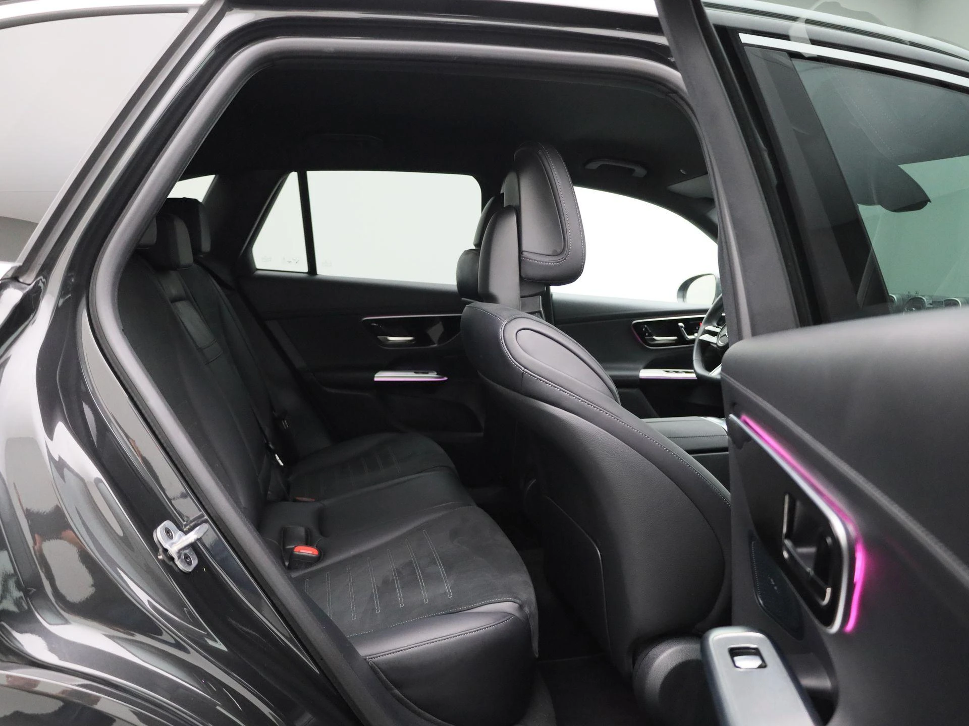 Mercedes-Benz-GLC-image-44