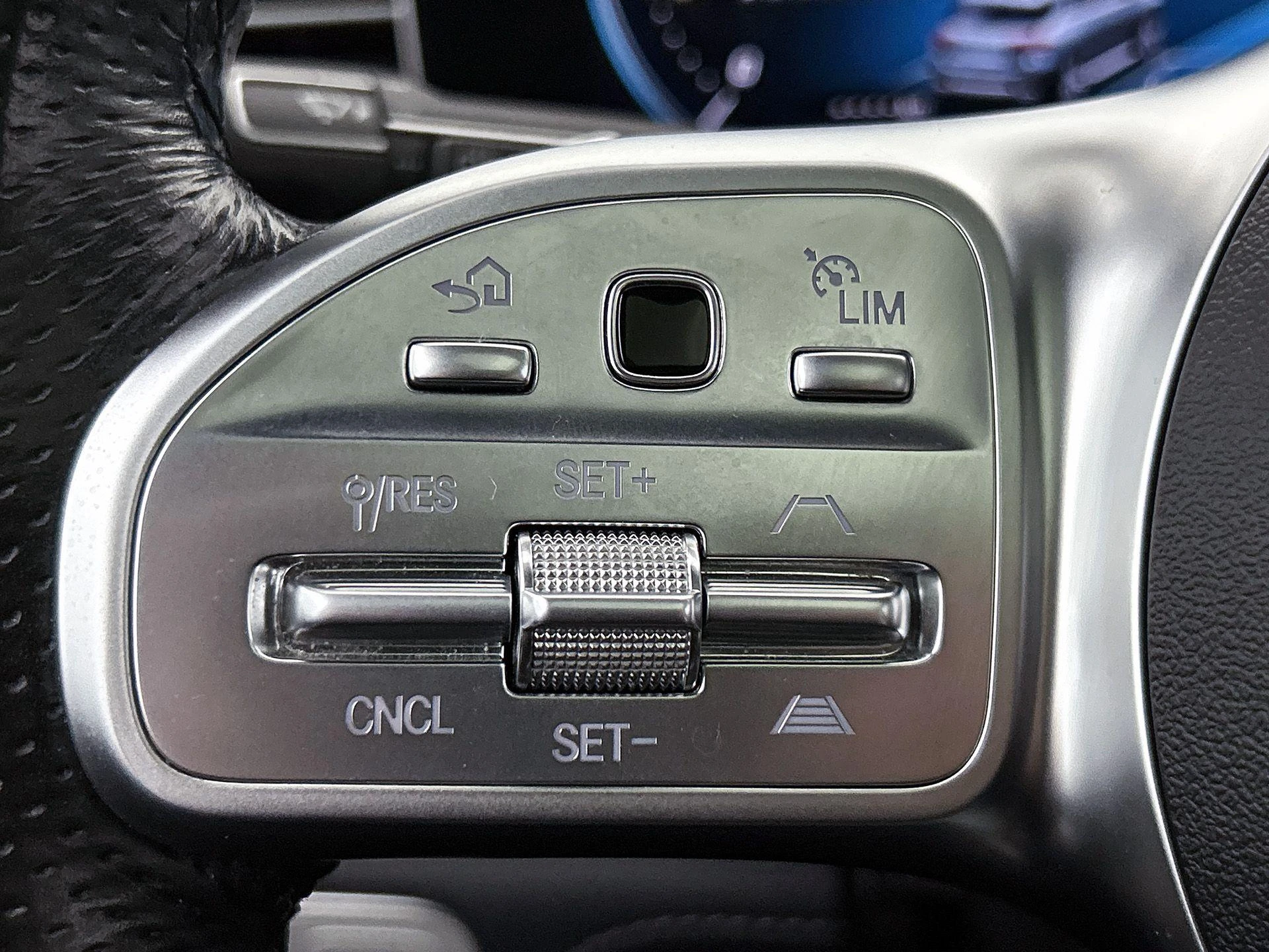 Mercedes-Benz-GLE-image-5