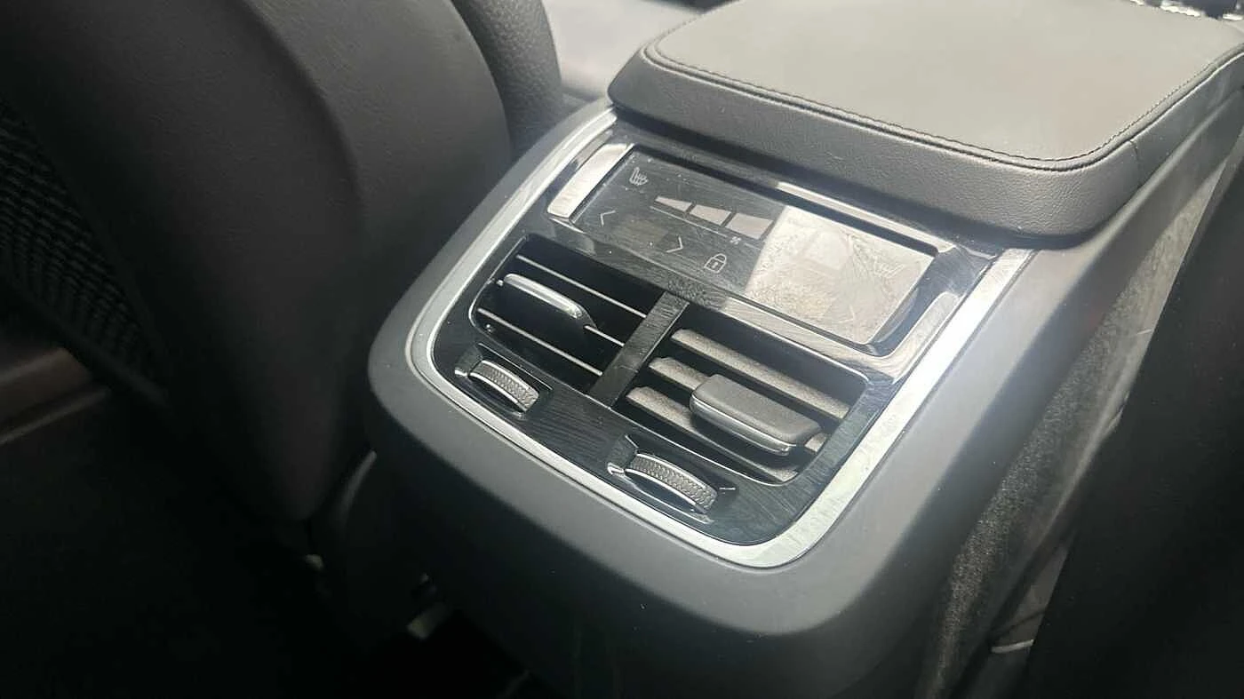 Volvo-XC90-image-27