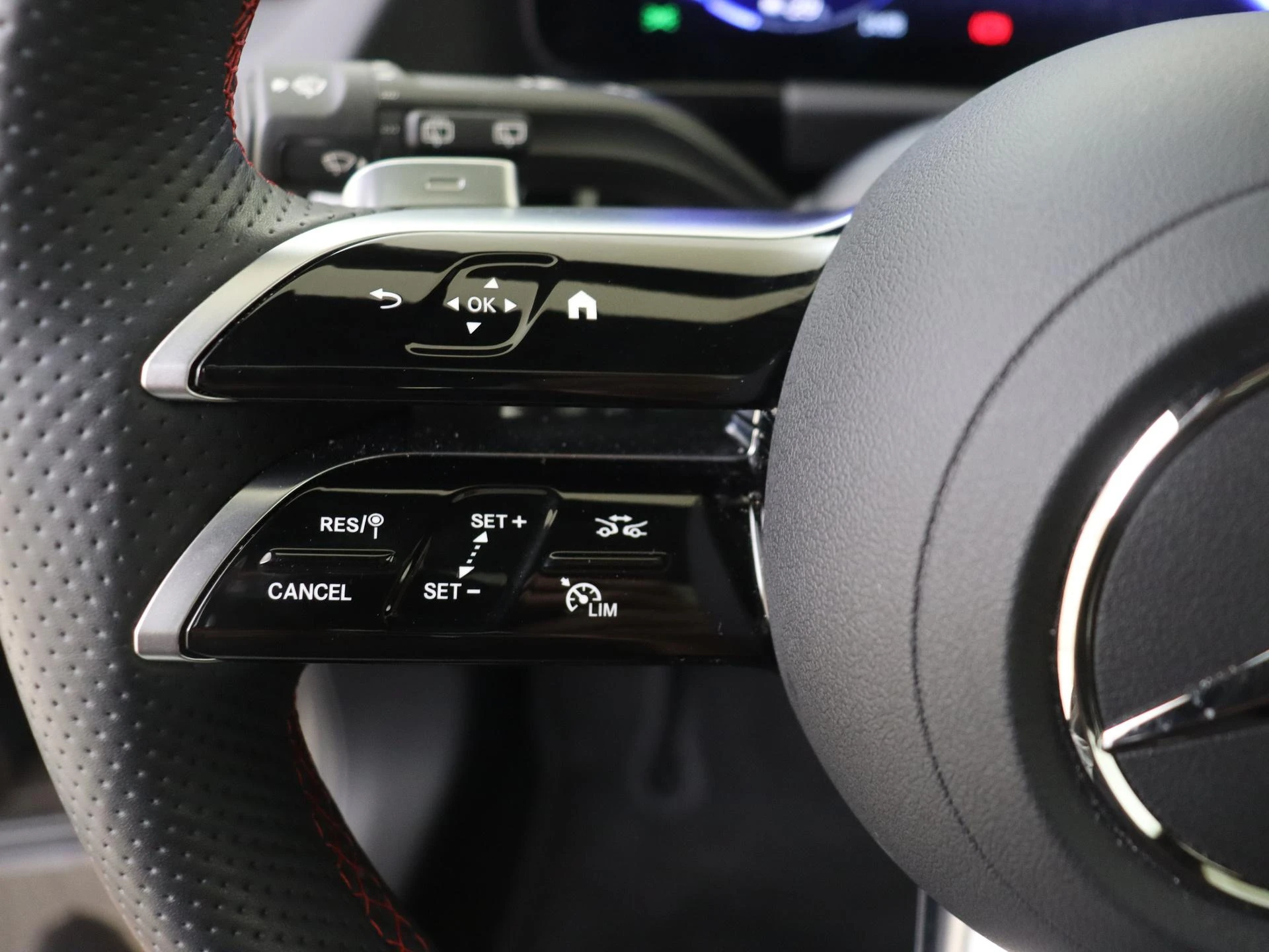 Mercedes-Benz-EQA-image-11