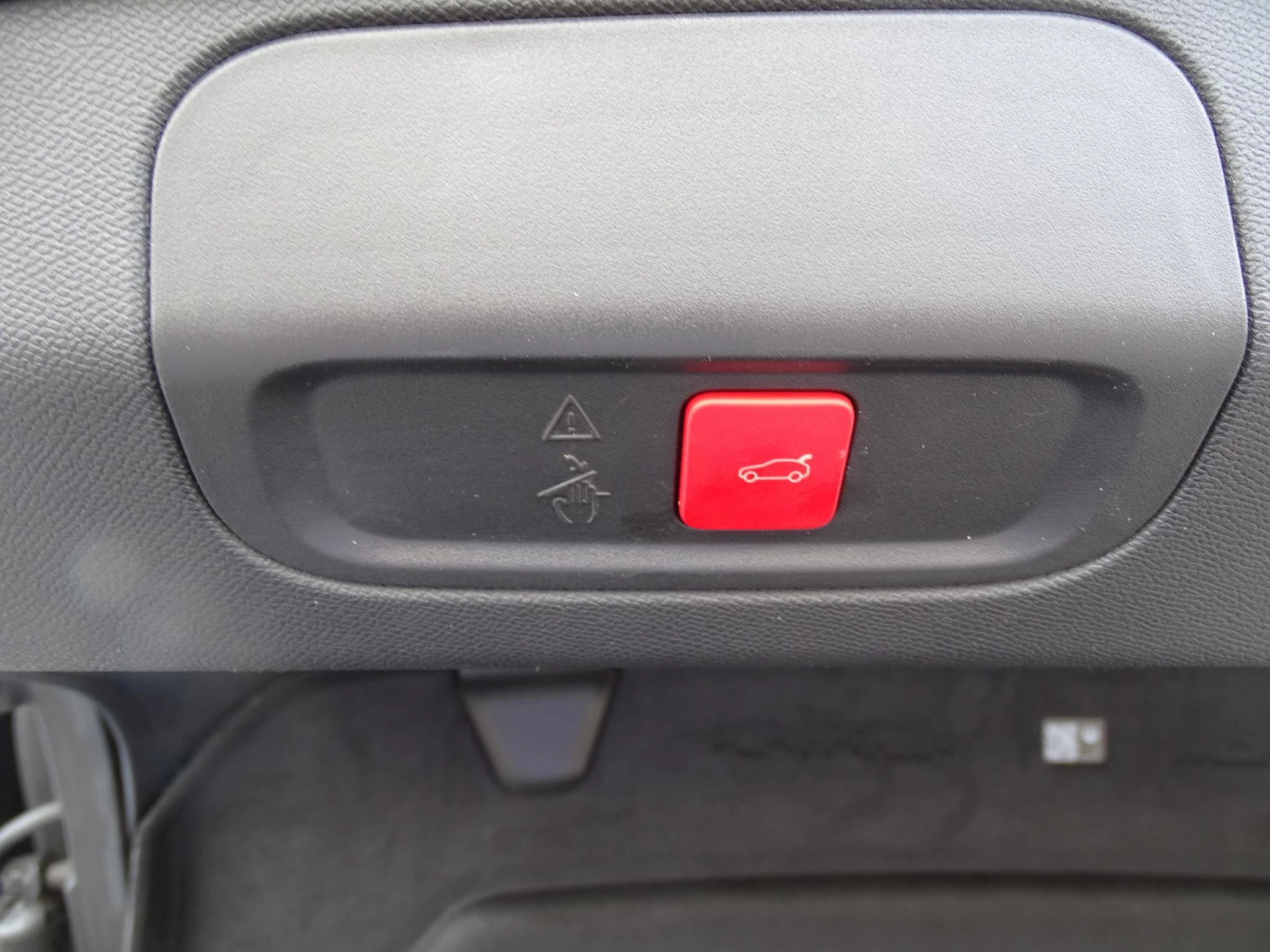 Peugeot 408 1.6 Hybrid 225 S&S EAT8 First Edition