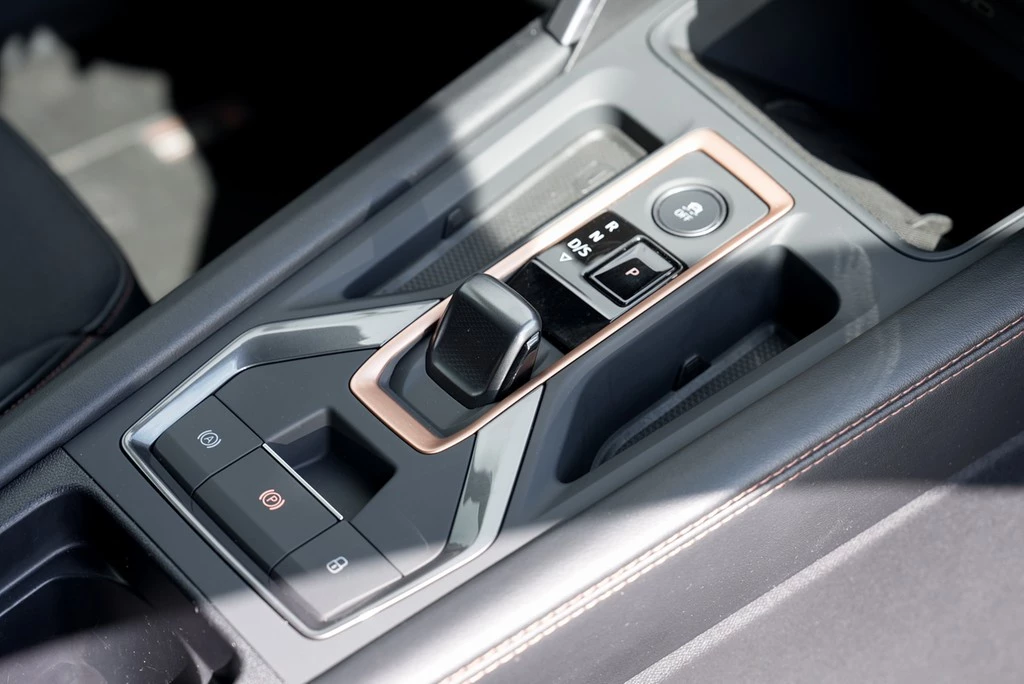 CUPRA Leon Sportstourer 1,5 eTSI DSG,LED,ALU 18",ACC Lenkradheizung,NSW,Climatronic