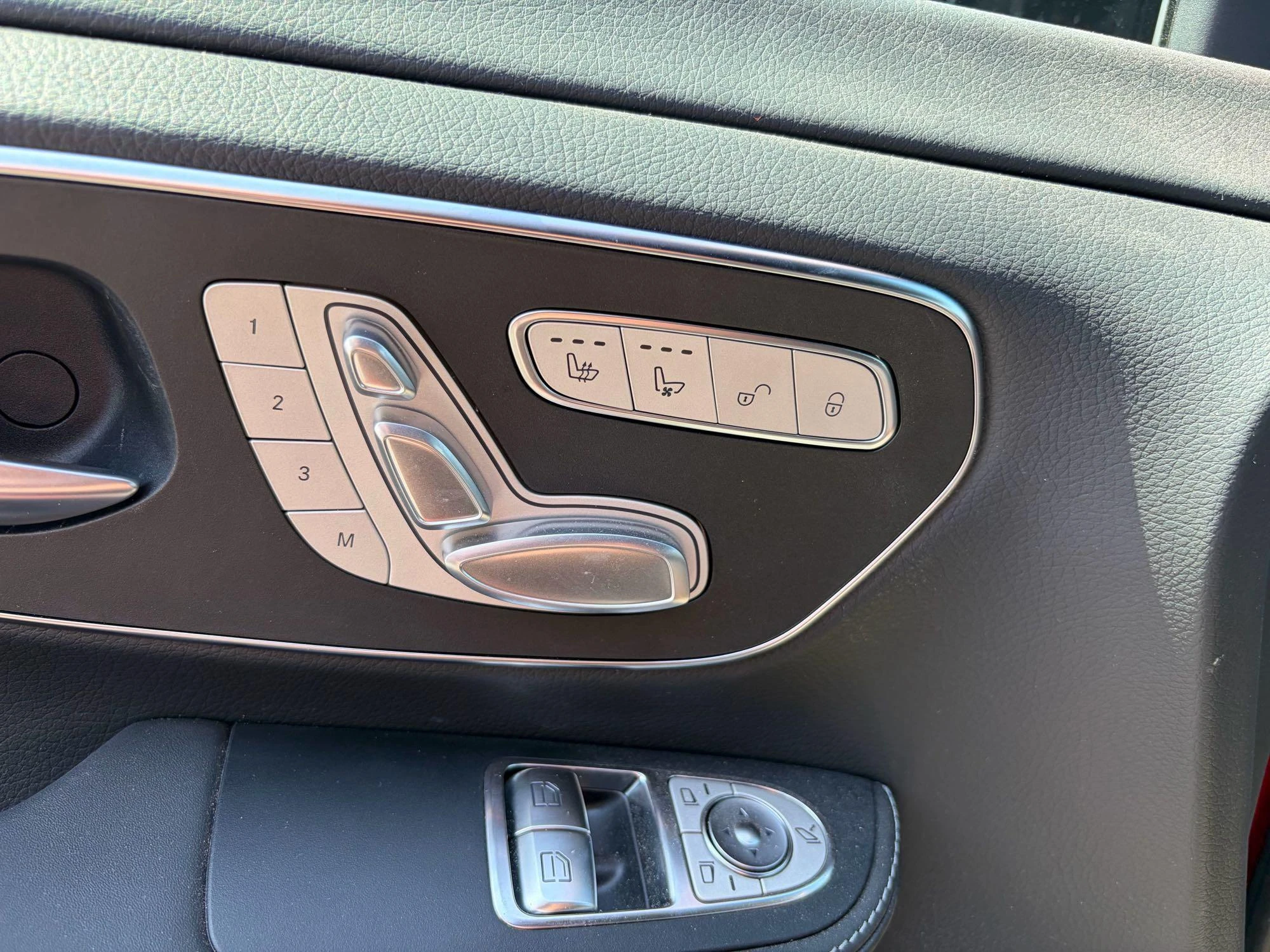 Mercedes-Benz-V-Klasse-image-2