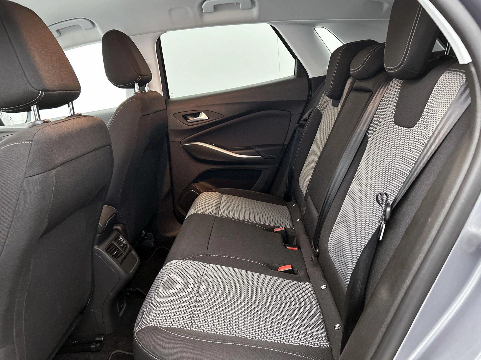 Opel-Grandland-image-25