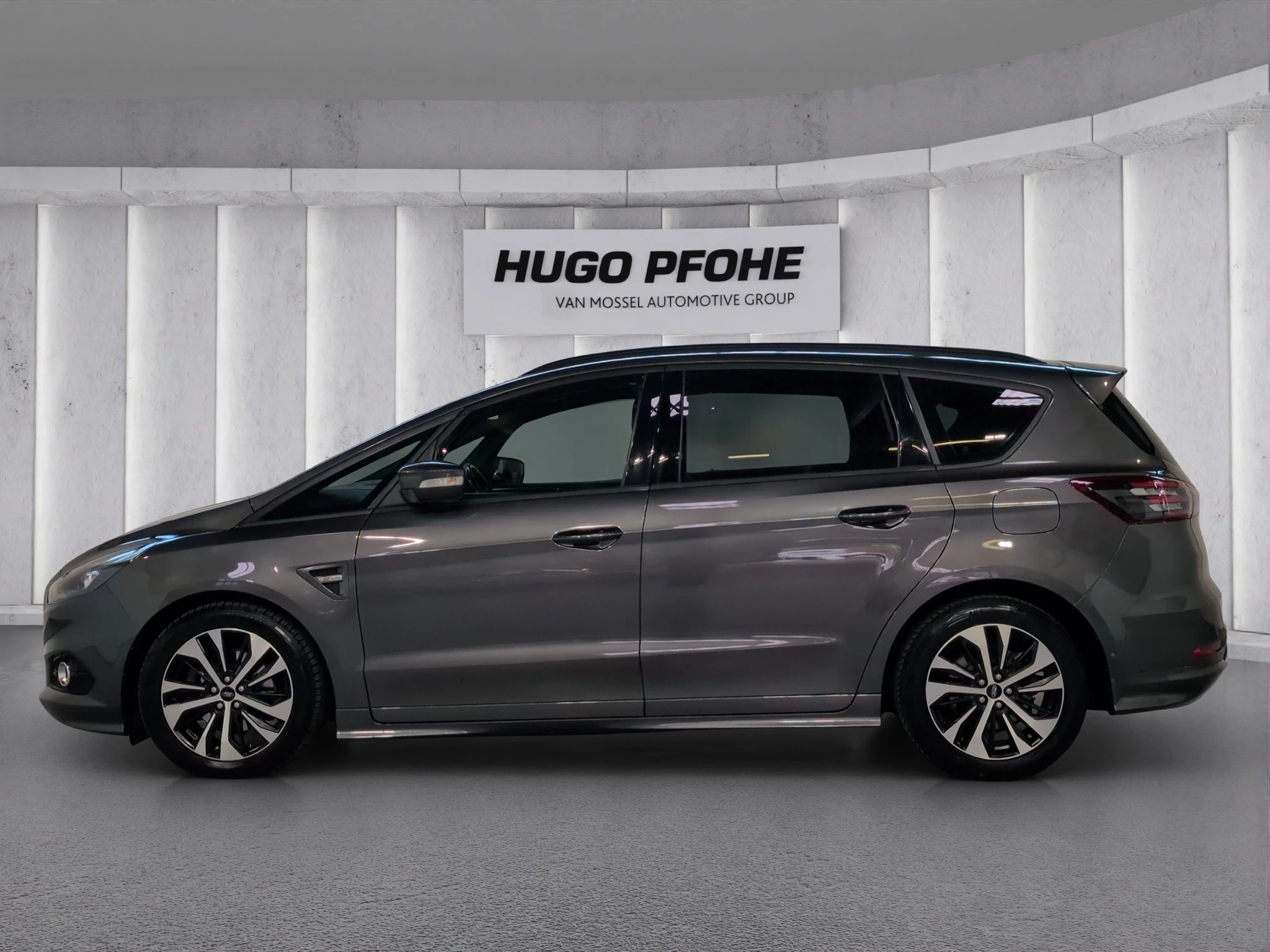 Ford-S-Max-image-1