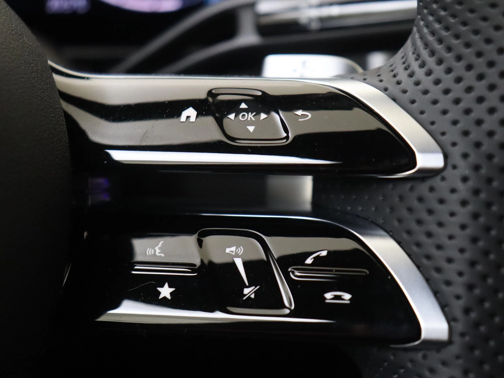 Mercedes-Benz-GLC-image-17
