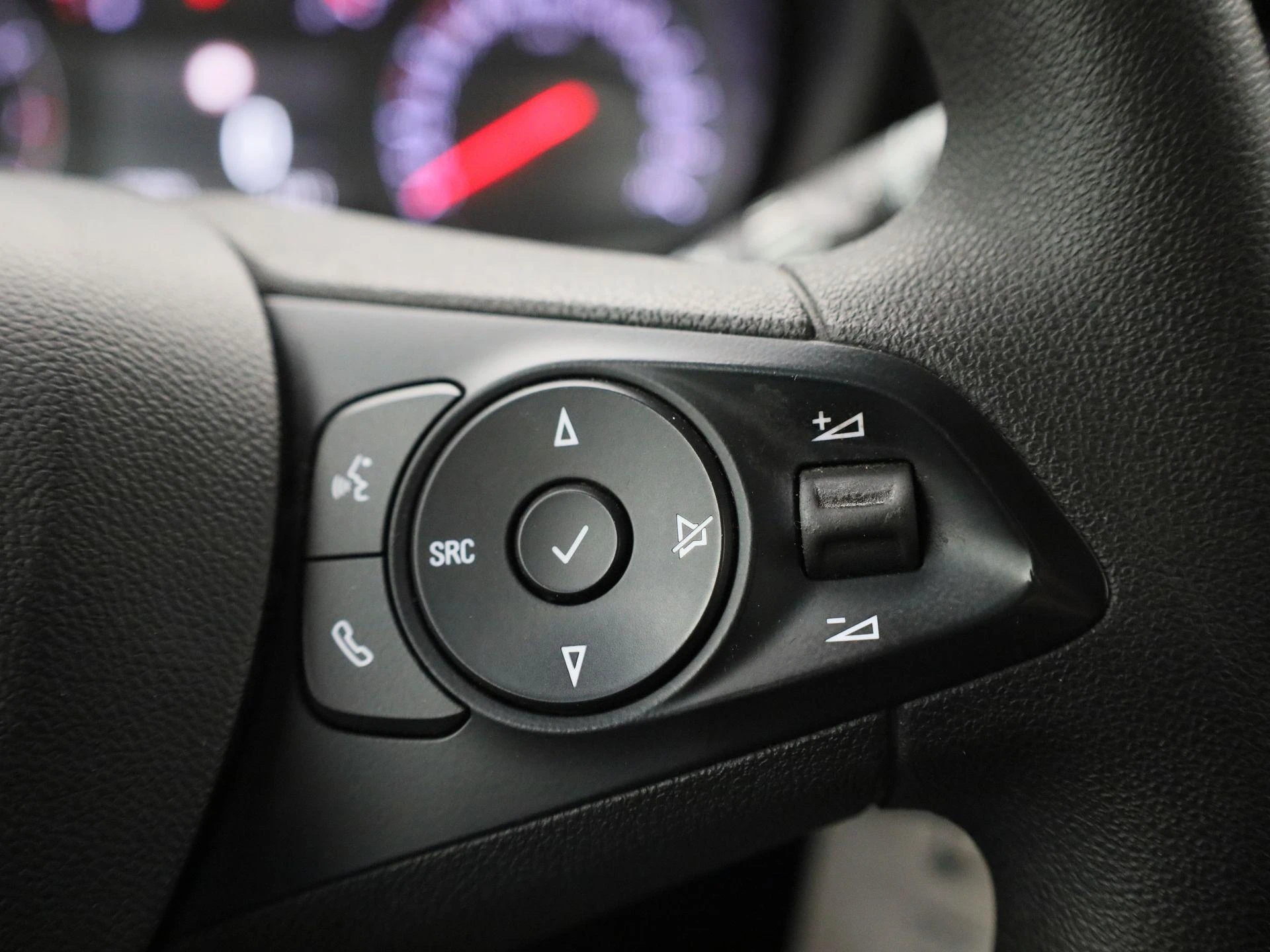 Opel-Combo Life-image-22