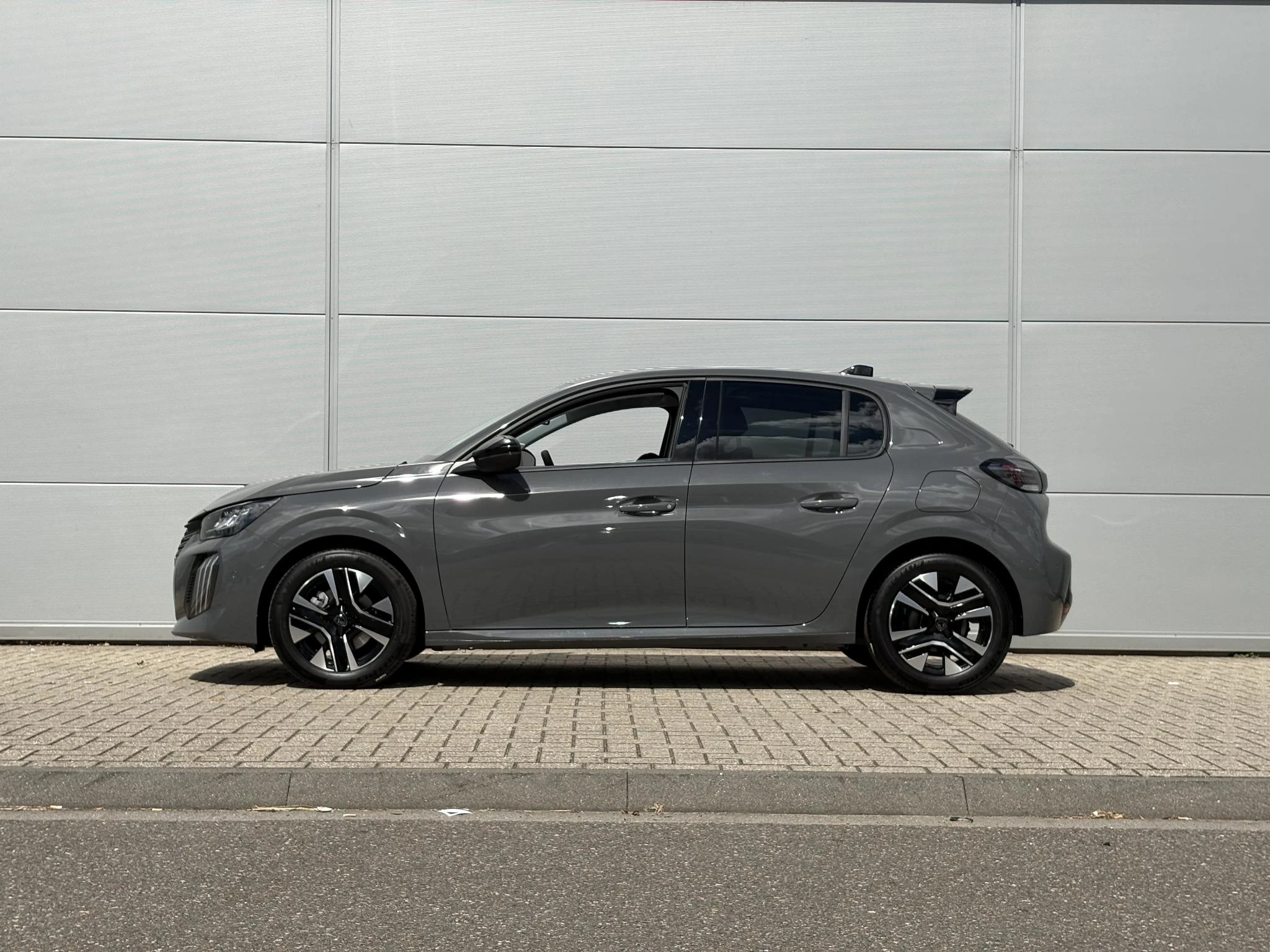 Peugeot-208-image-2