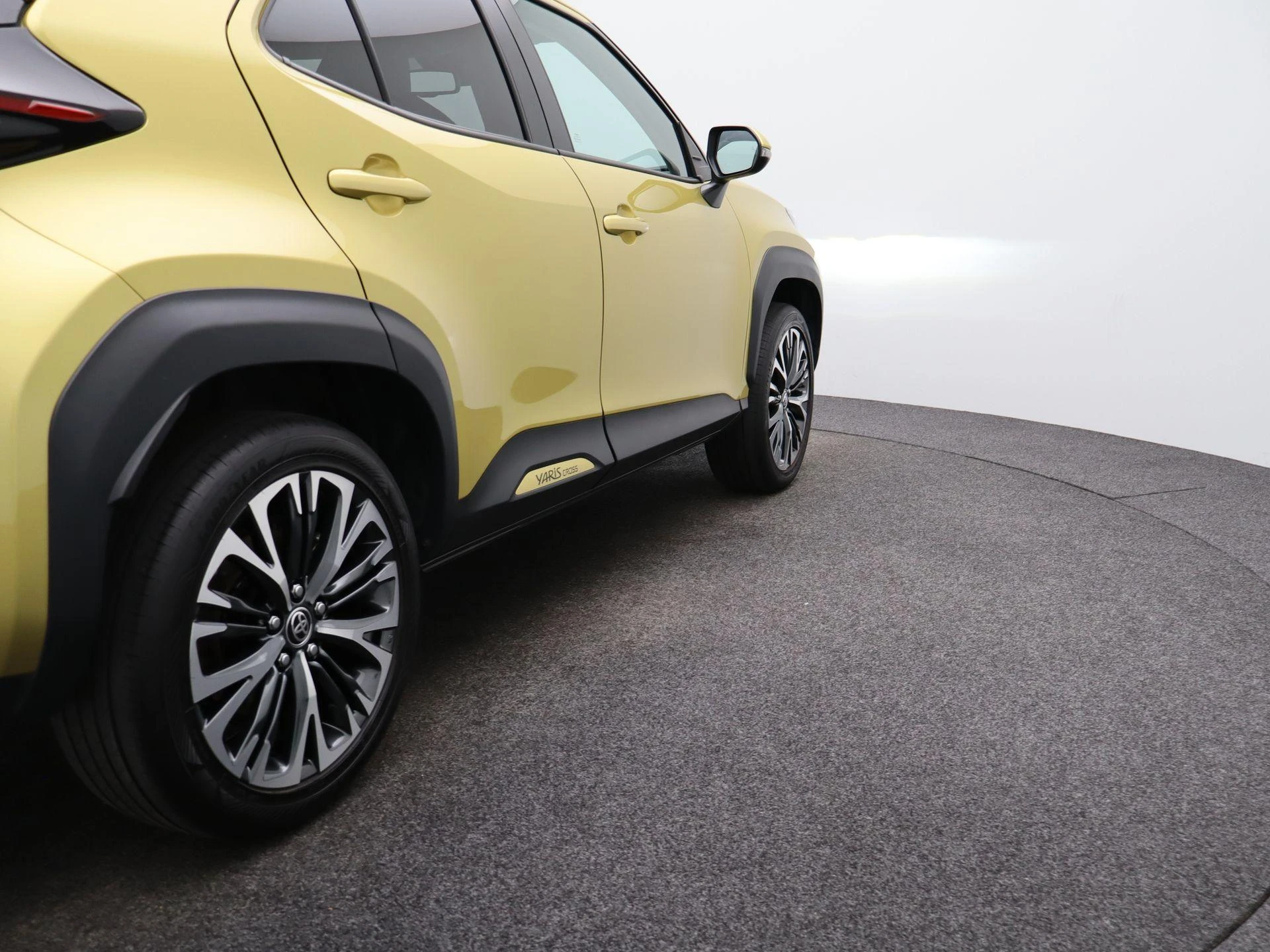 Toyota-Yaris Cross-image-40