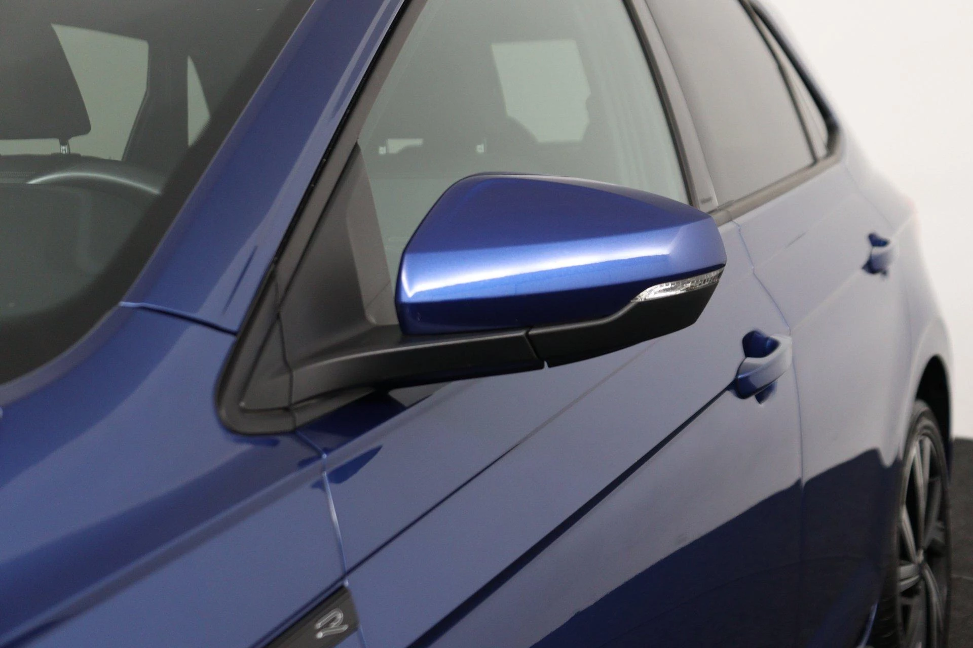 Volkswagen-Polo-image-11