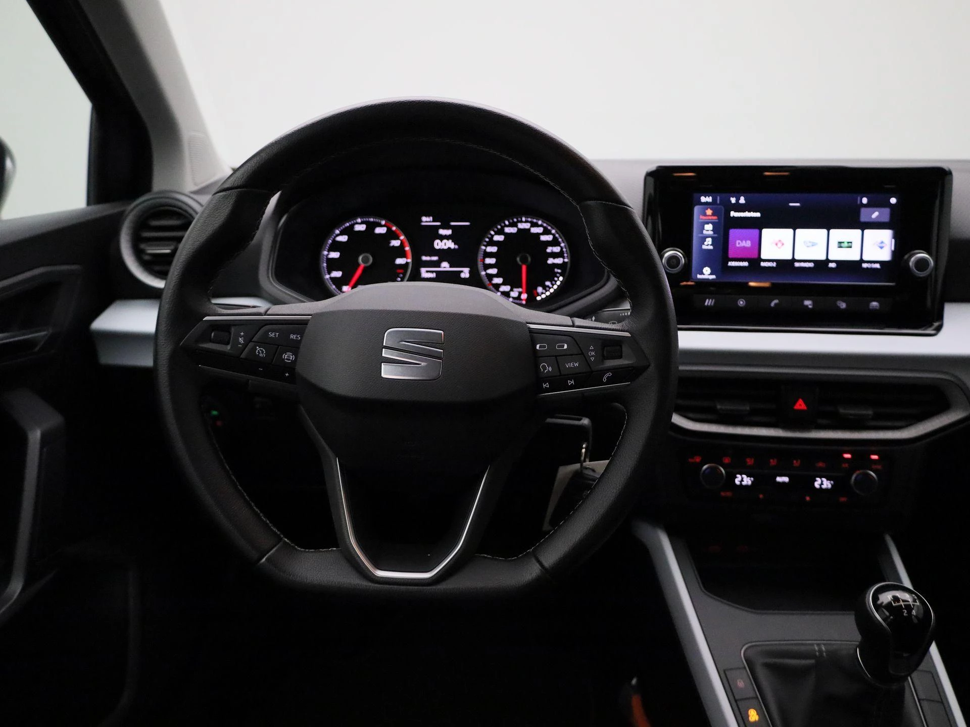 SEAT-Arona-image-6