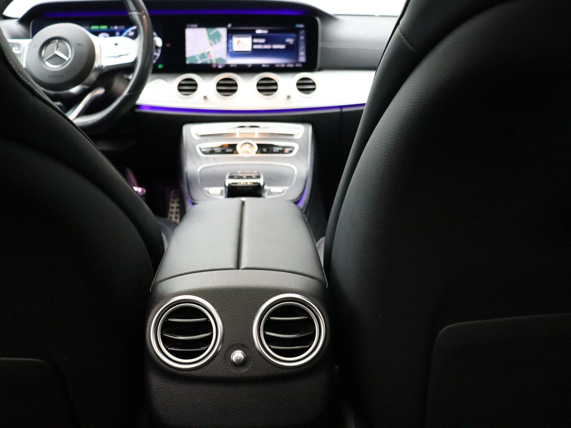 Mercedes-Benz-Classe E-image-24