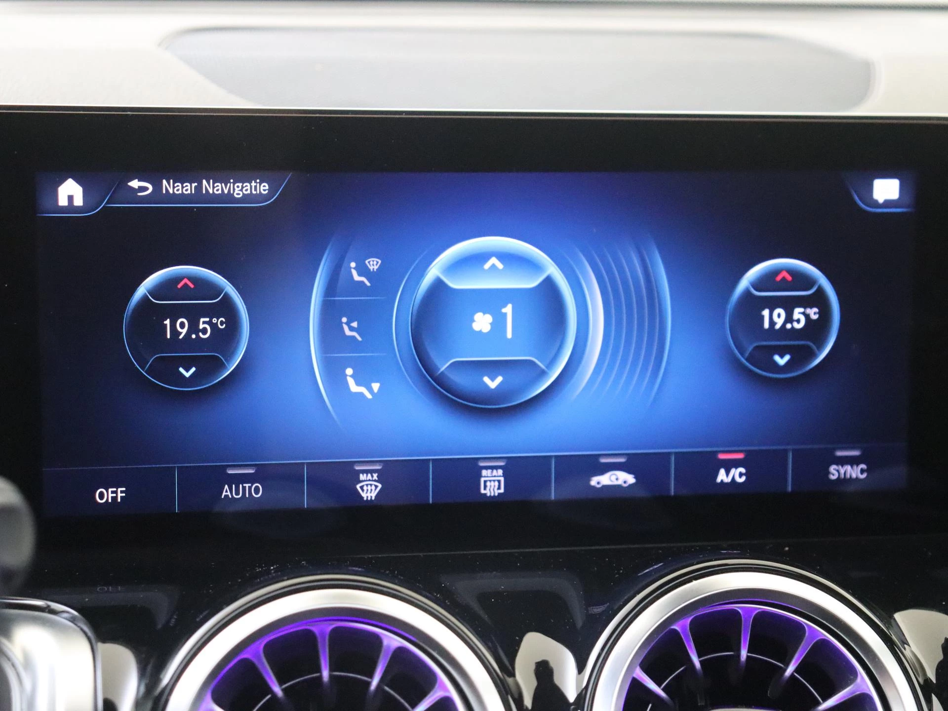 Mercedes-Benz GLB 200 Business Solution AMG
