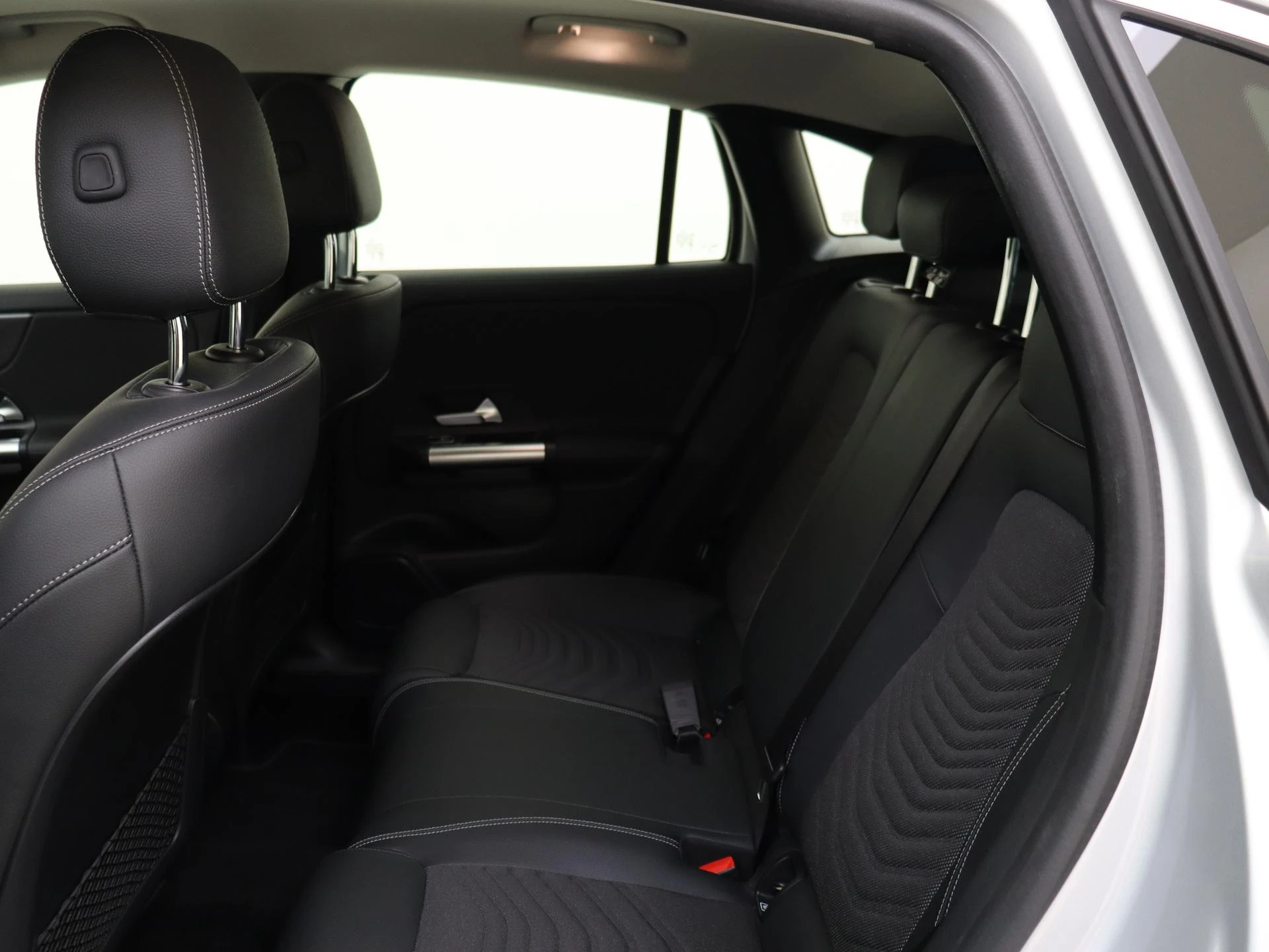 Mercedes-Benz-GLA-image-15