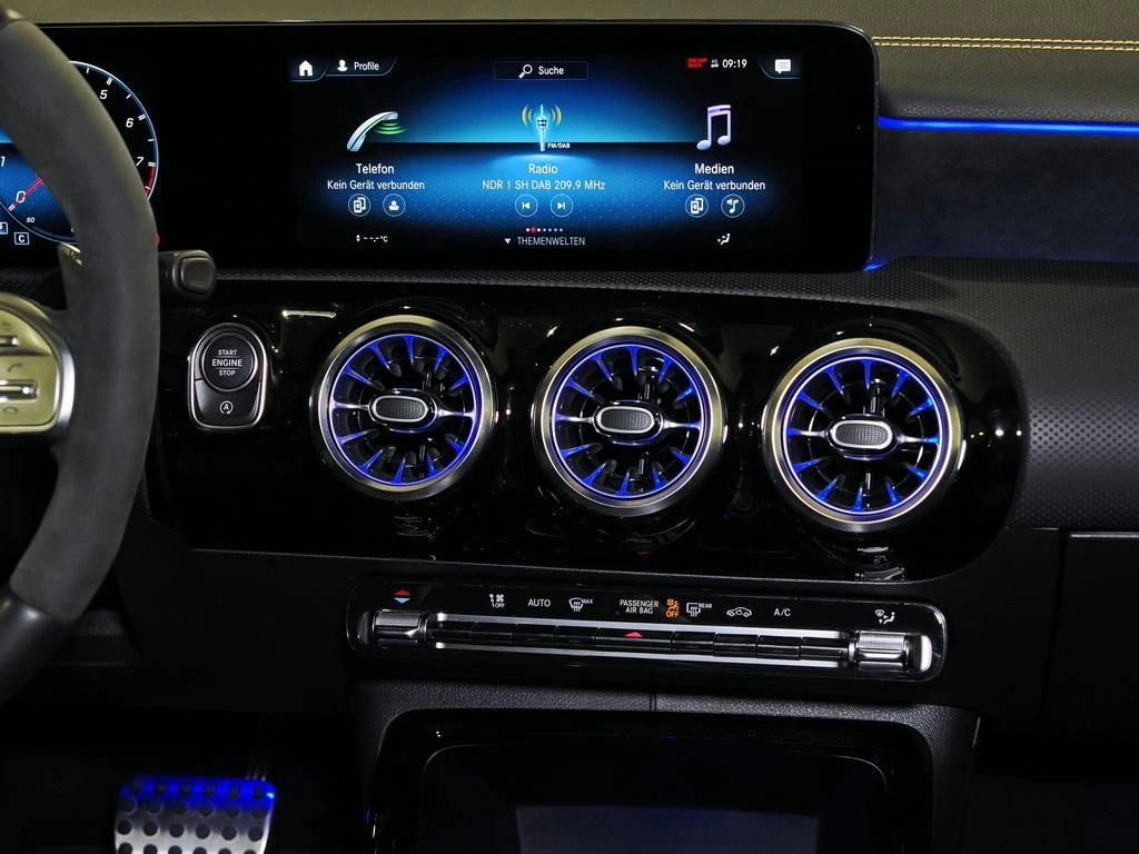 Mercedes-AMG-CLA 45 S AMG-image-11