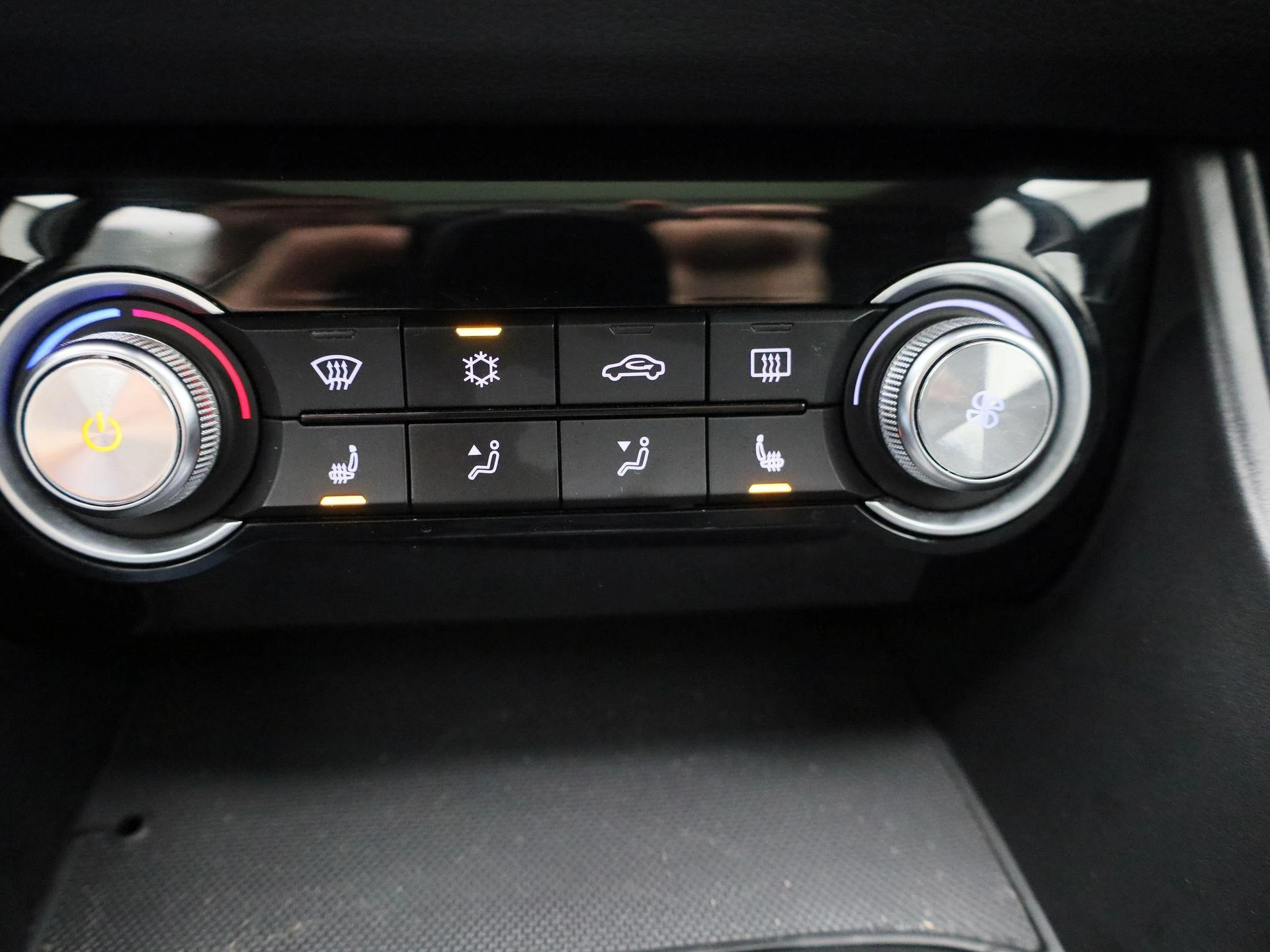 MG-ZS EV-image-18