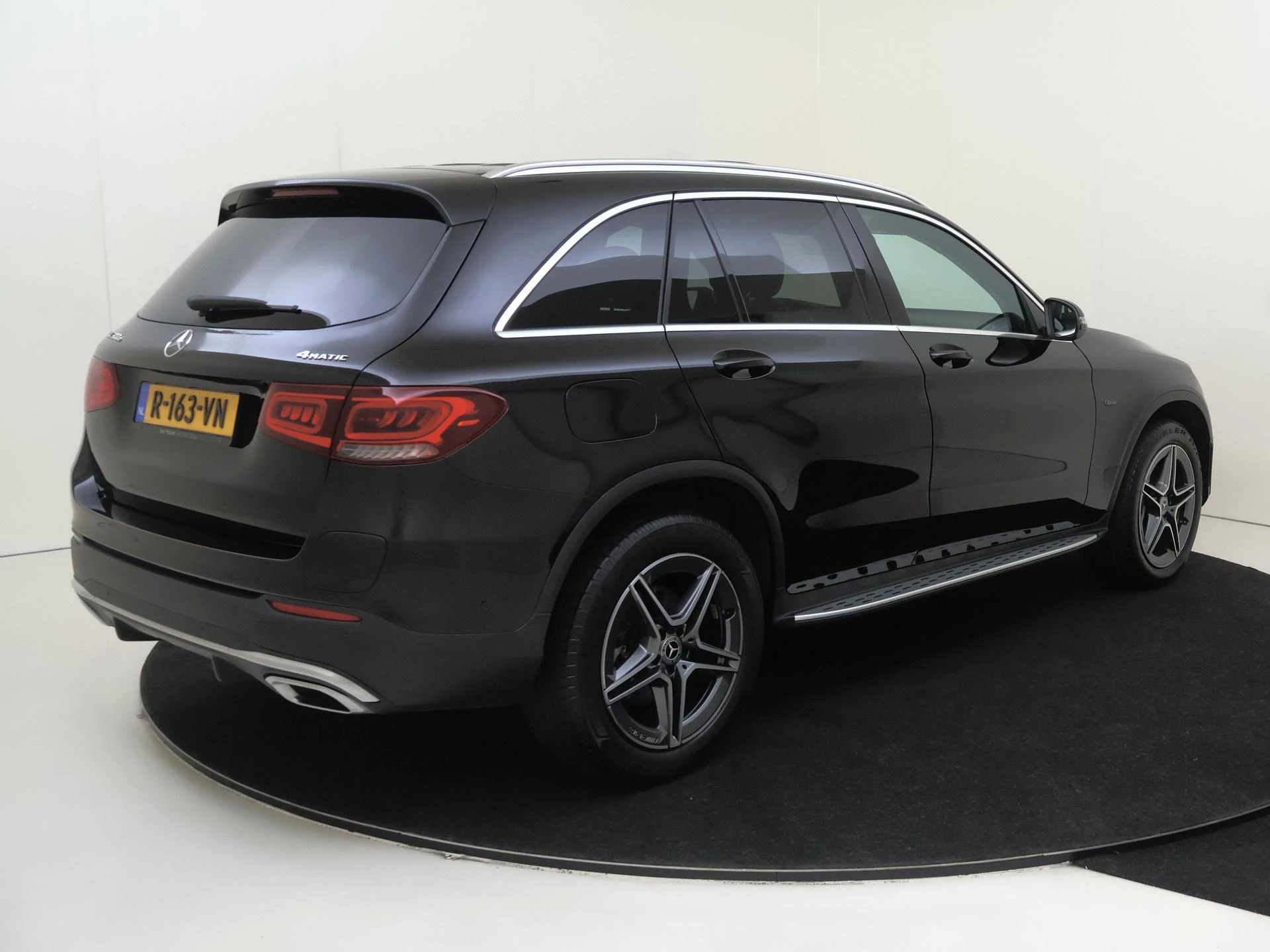 Mercedes-Benz GLC 300e 4MATIC Premium Plus