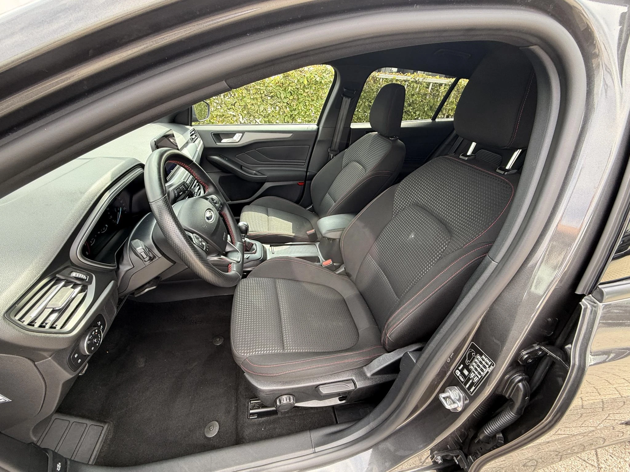 Ford Focus Wagon 1.0 EcoBoost Hybrid ST Line Style