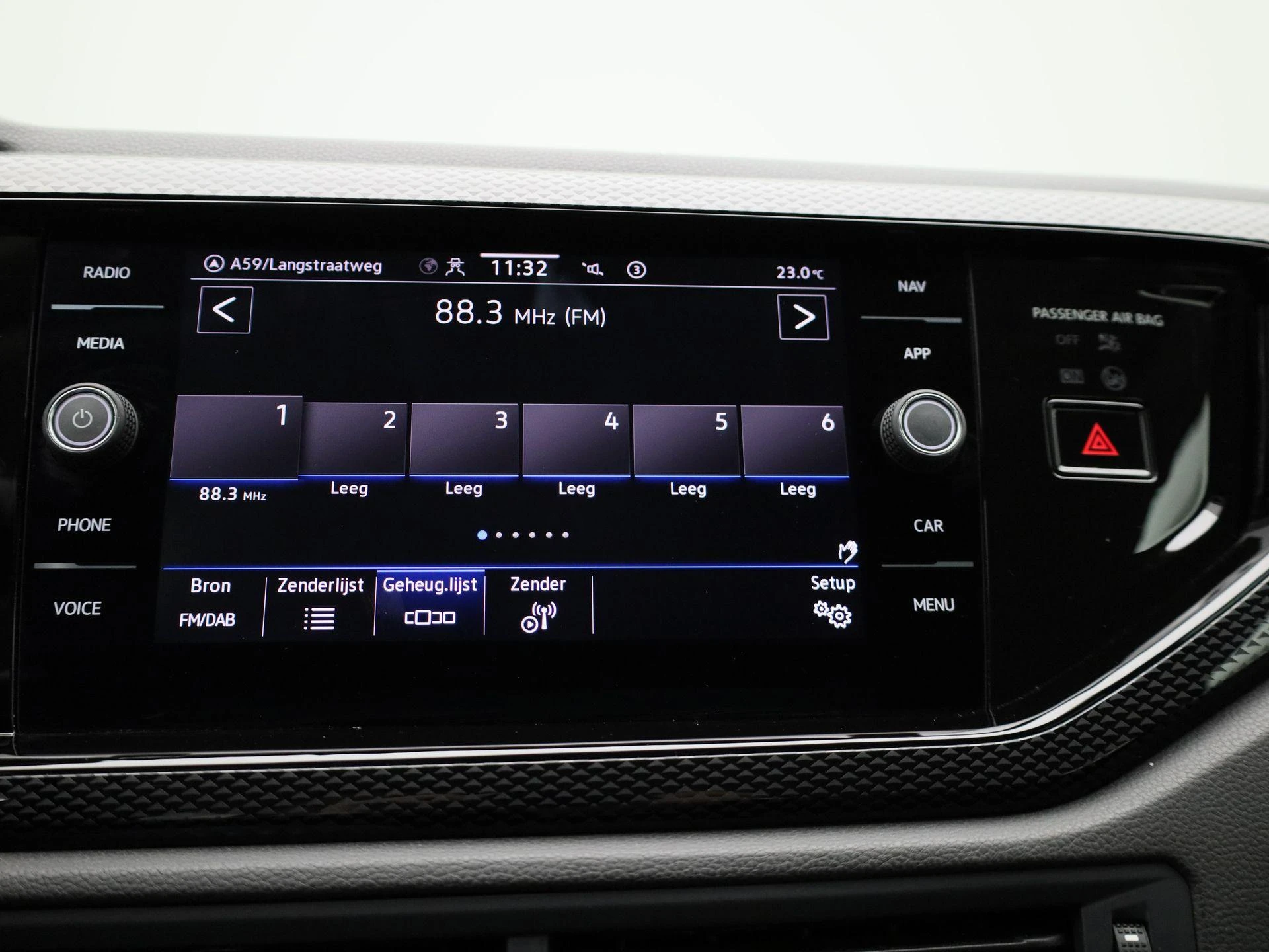 Volkswagen-Polo-image-18