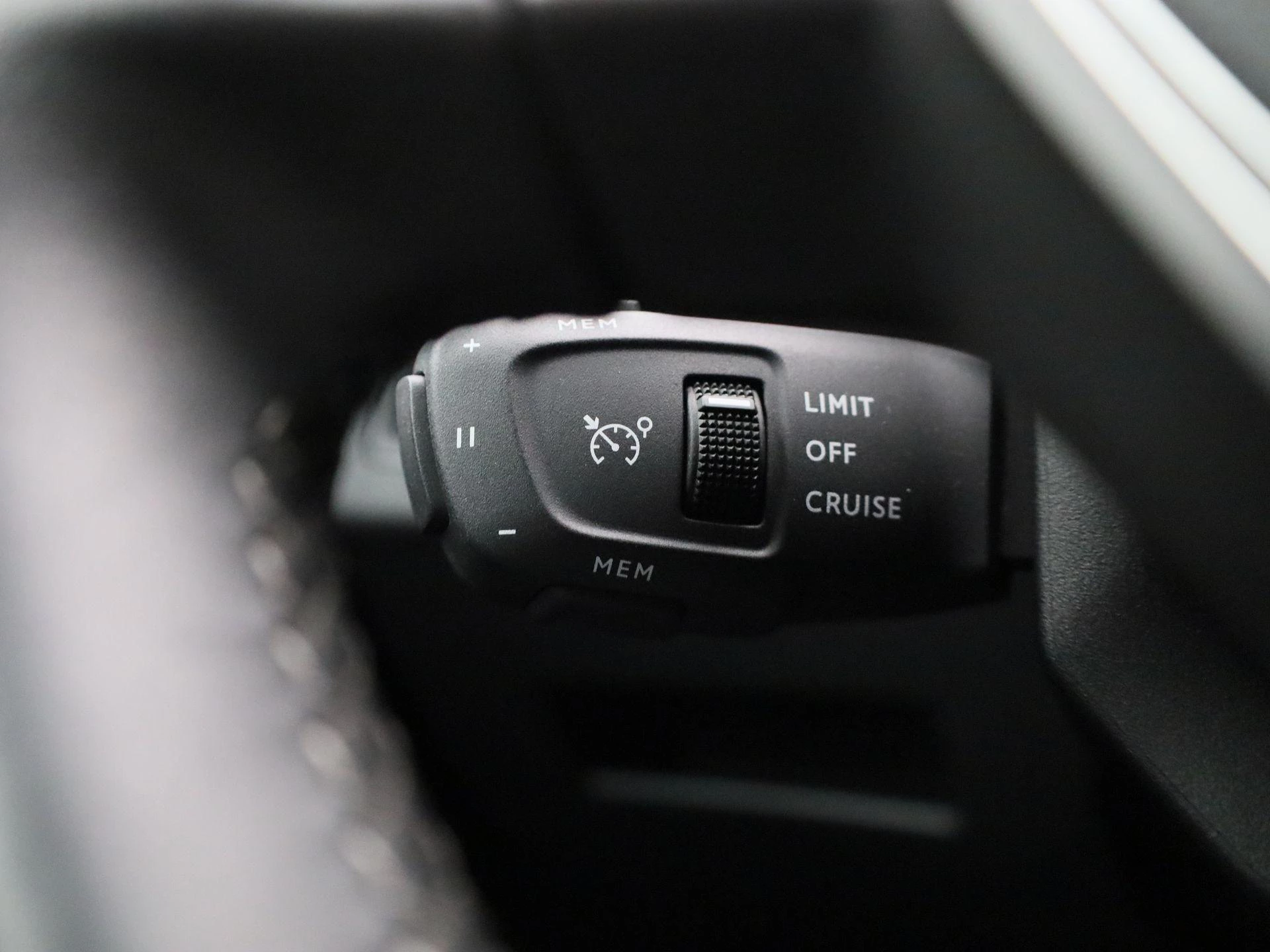 Peugeot-5008-image-22