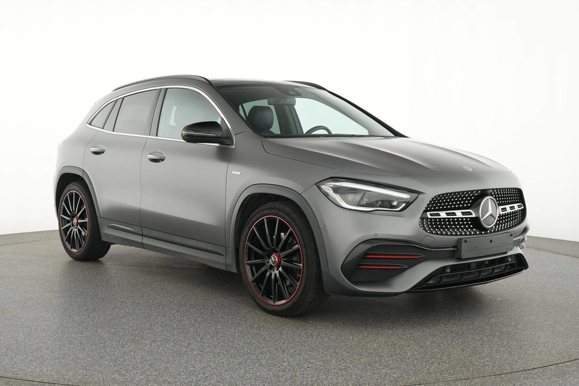 Mercedes-Benz GLA 180 d AMG Line + SPECIAL EDITION + LEDER + PANO + MULTIBEAM +
