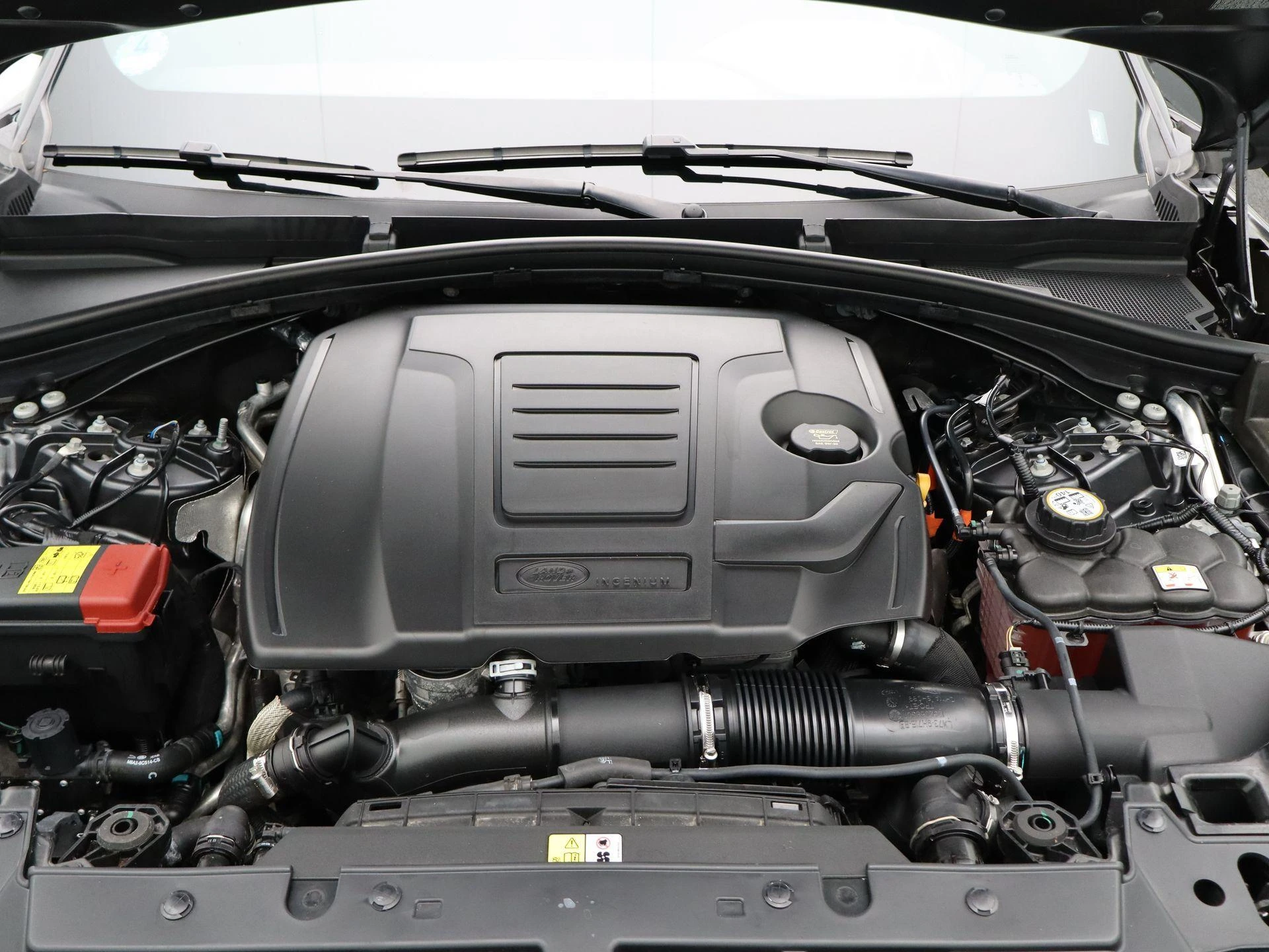 Land Rover-Range Rover Velar-image-39