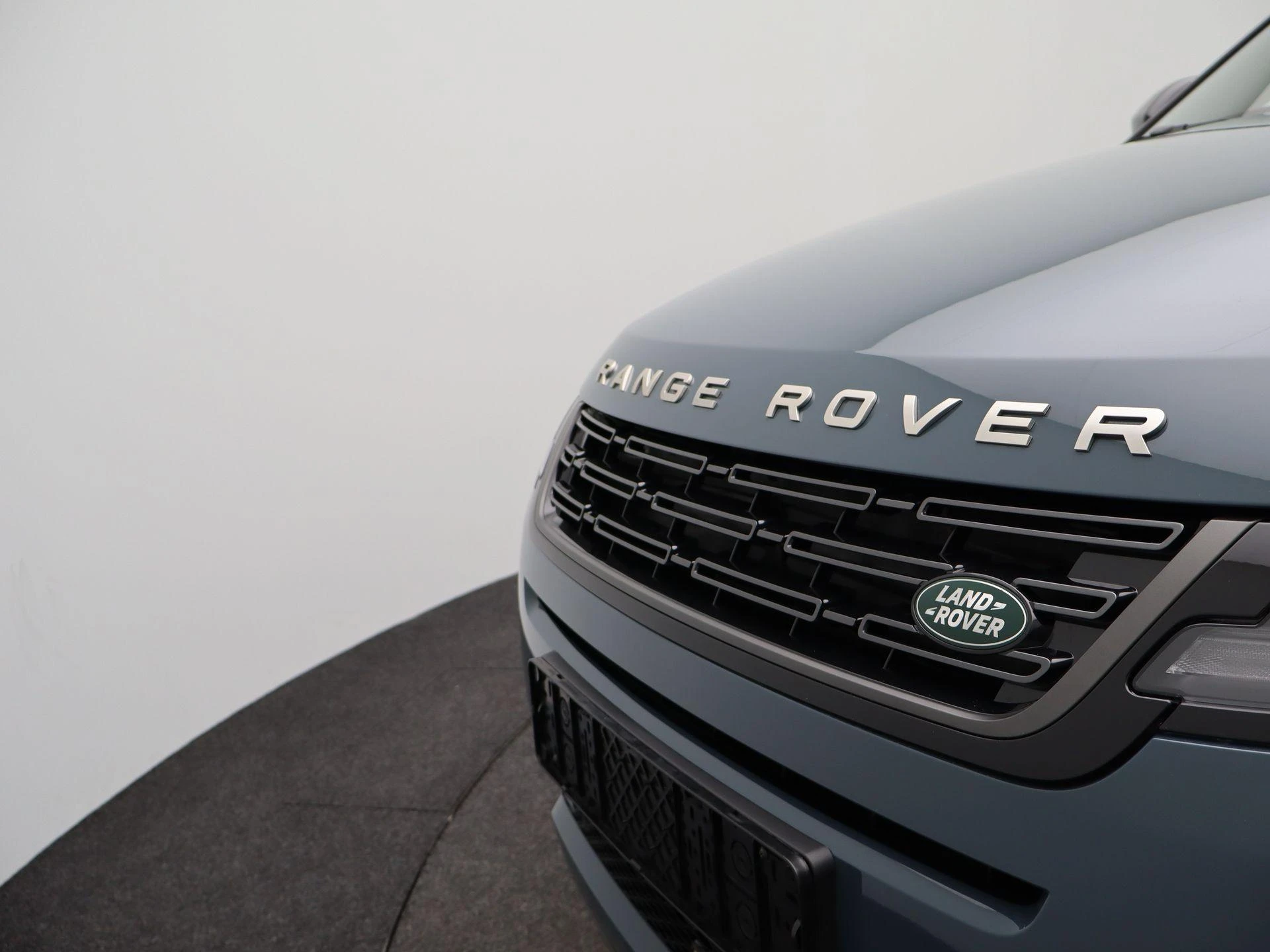 Land Rover-Range Rover Evoque-image-39