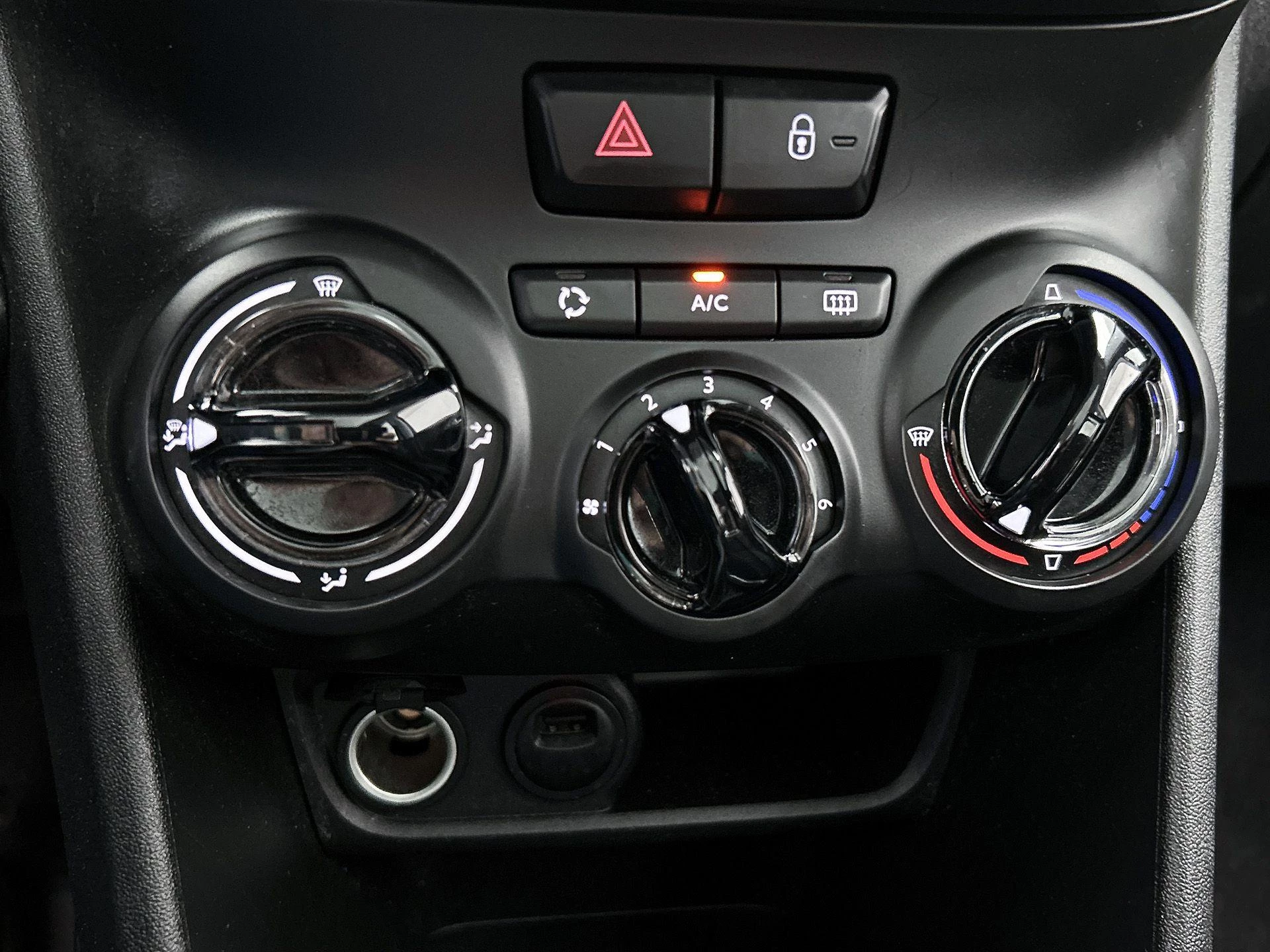 Peugeot 2008 1.2 PureTech Blue Lion
