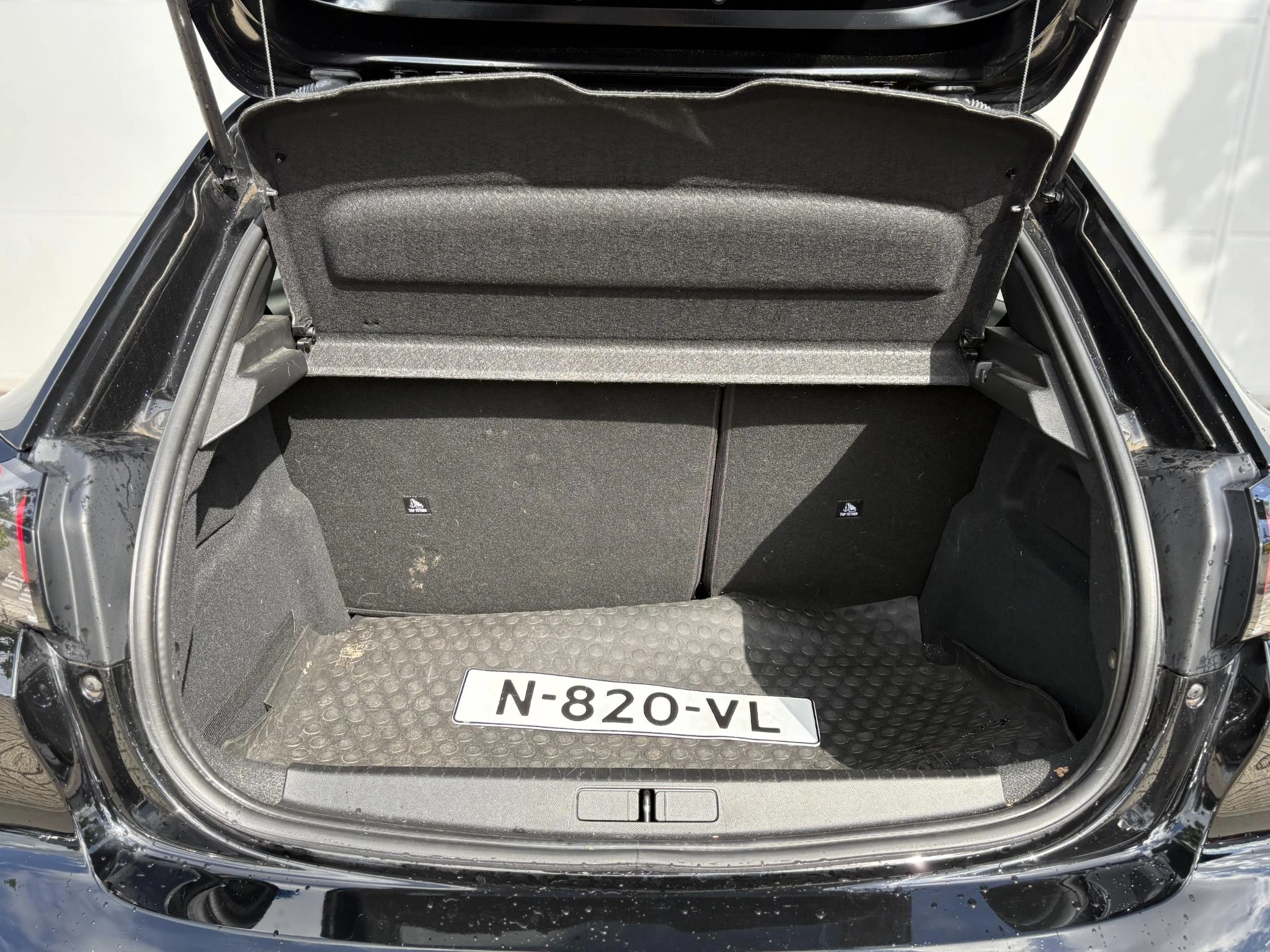 Peugeot-208-image-20