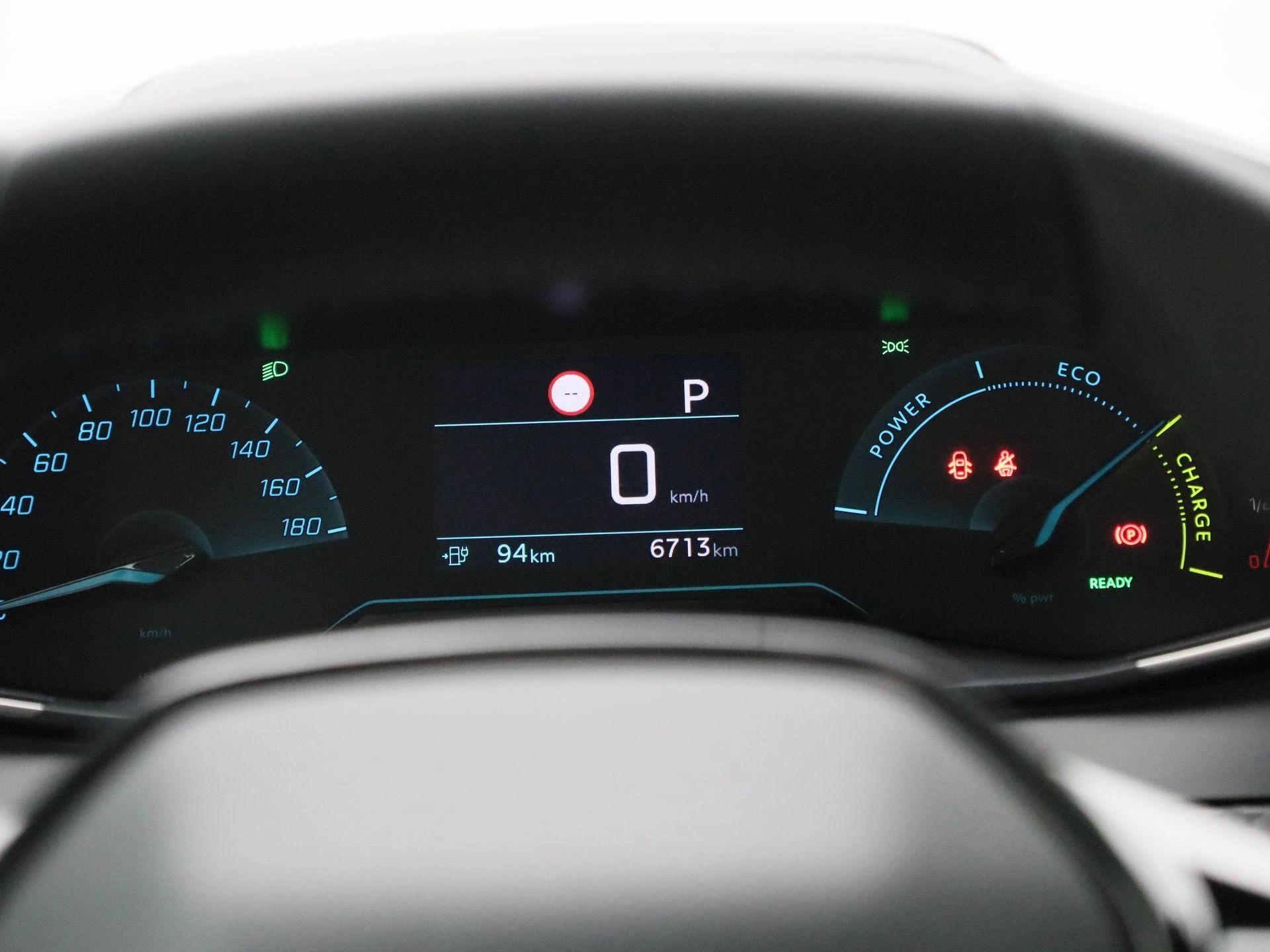 Peugeot-e-208-image-13